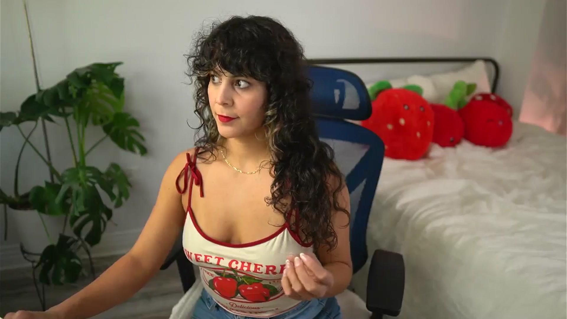 Gallery image thumbnail from e_laine's myfreecams stream on, 10/08/2025, 22:28 image 15 of 20