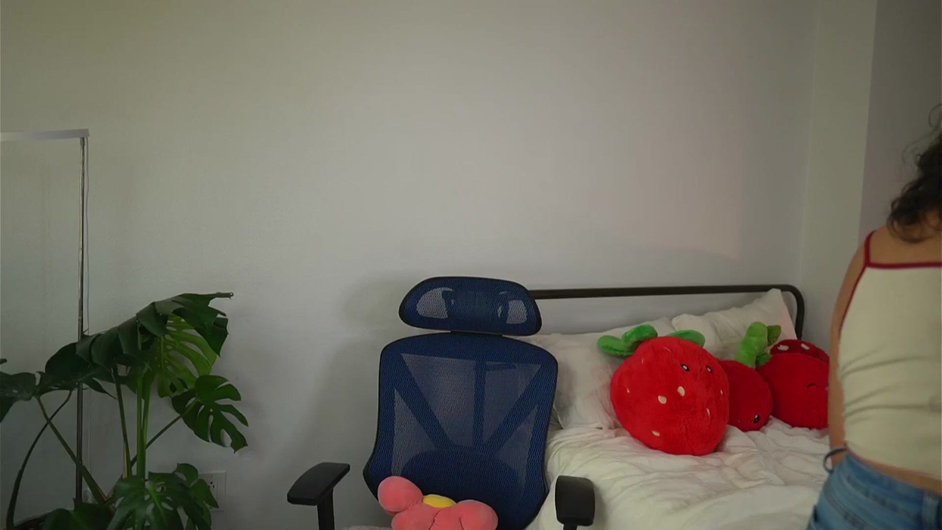 Gallery image thumbnail from e_laine's myfreecams stream on, 10/08/2025, 22:28 image 13 of 20
