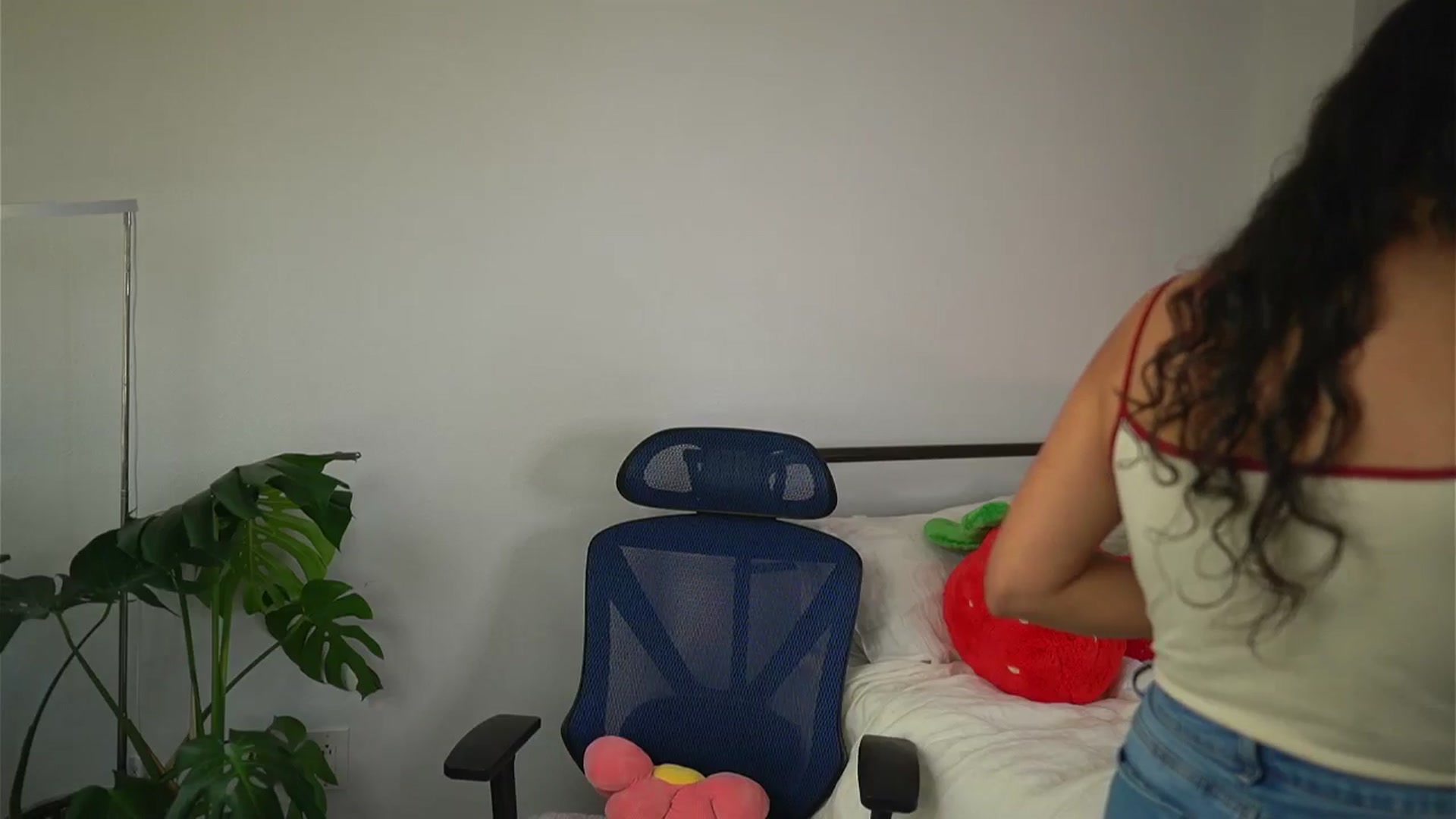Gallery image thumbnail from e_laine's myfreecams stream on, 10/08/2025, 22:28 image 9 of 20