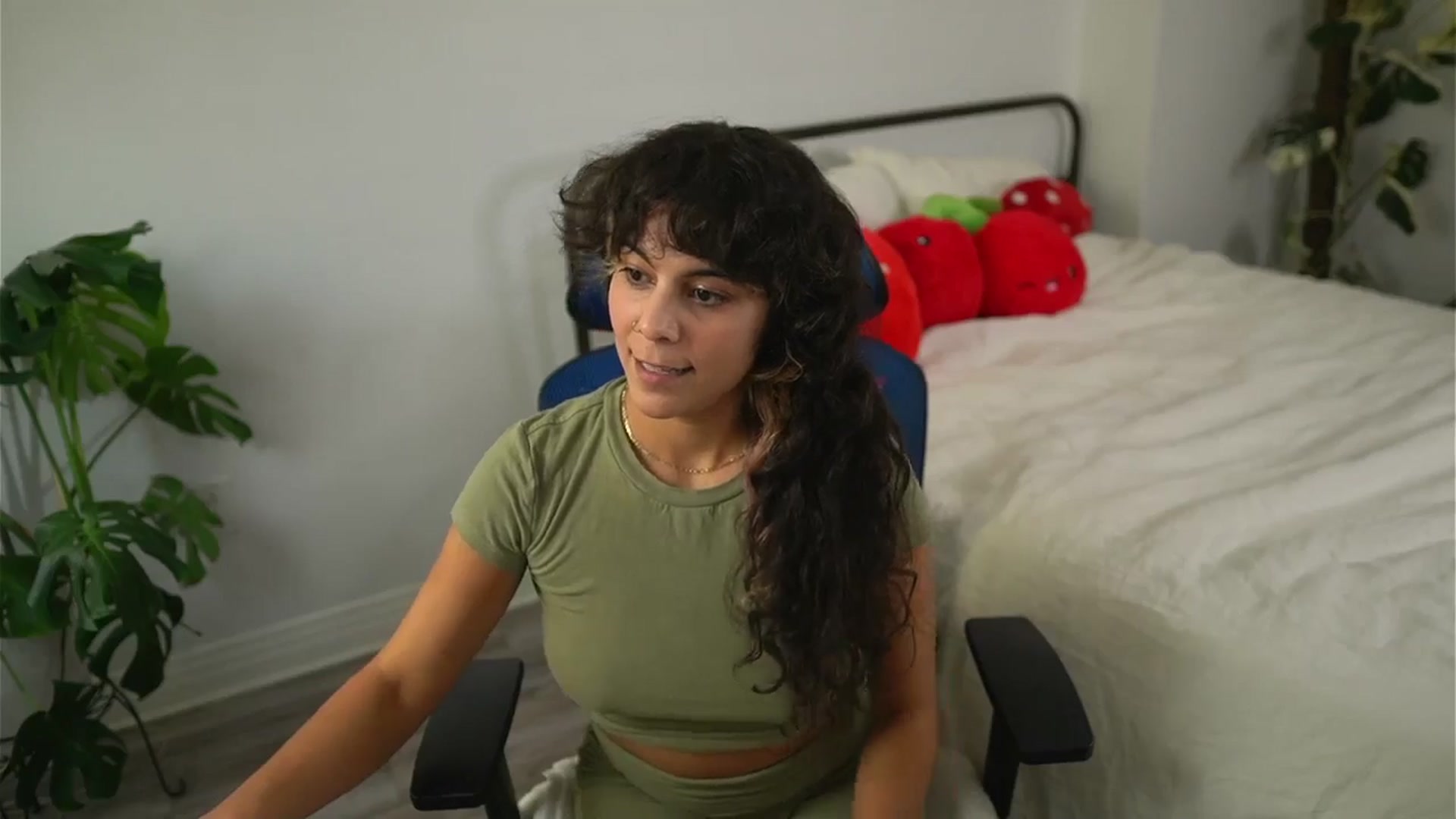 Gallery image thumbnail from e_laine's myfreecams stream on, 10/09/2025, 22:44 image 17 of 20