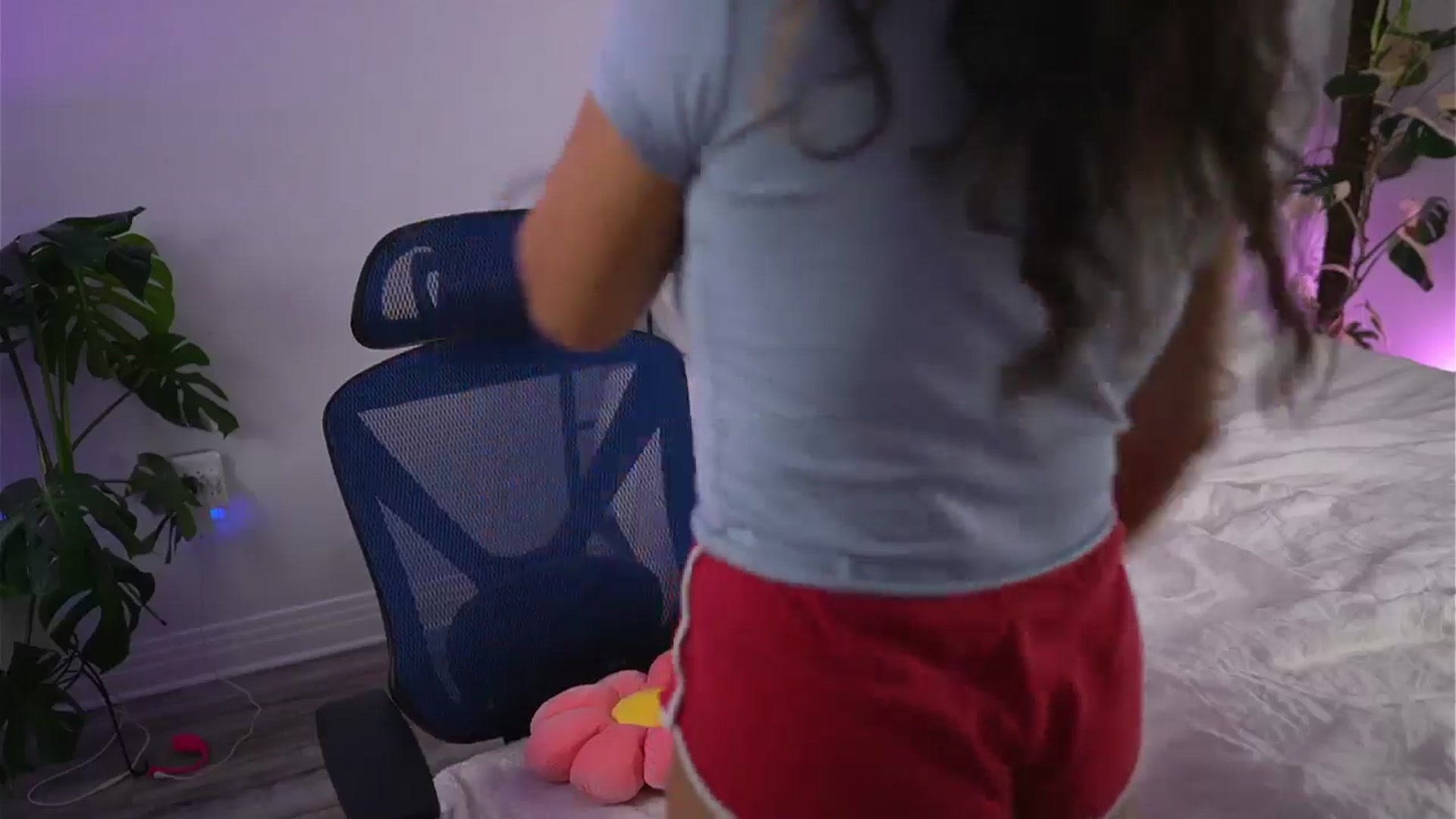 Gallery image thumbnail from e_laine's myfreecams stream on, 10/12/2025, 24:13 image 5 of 20