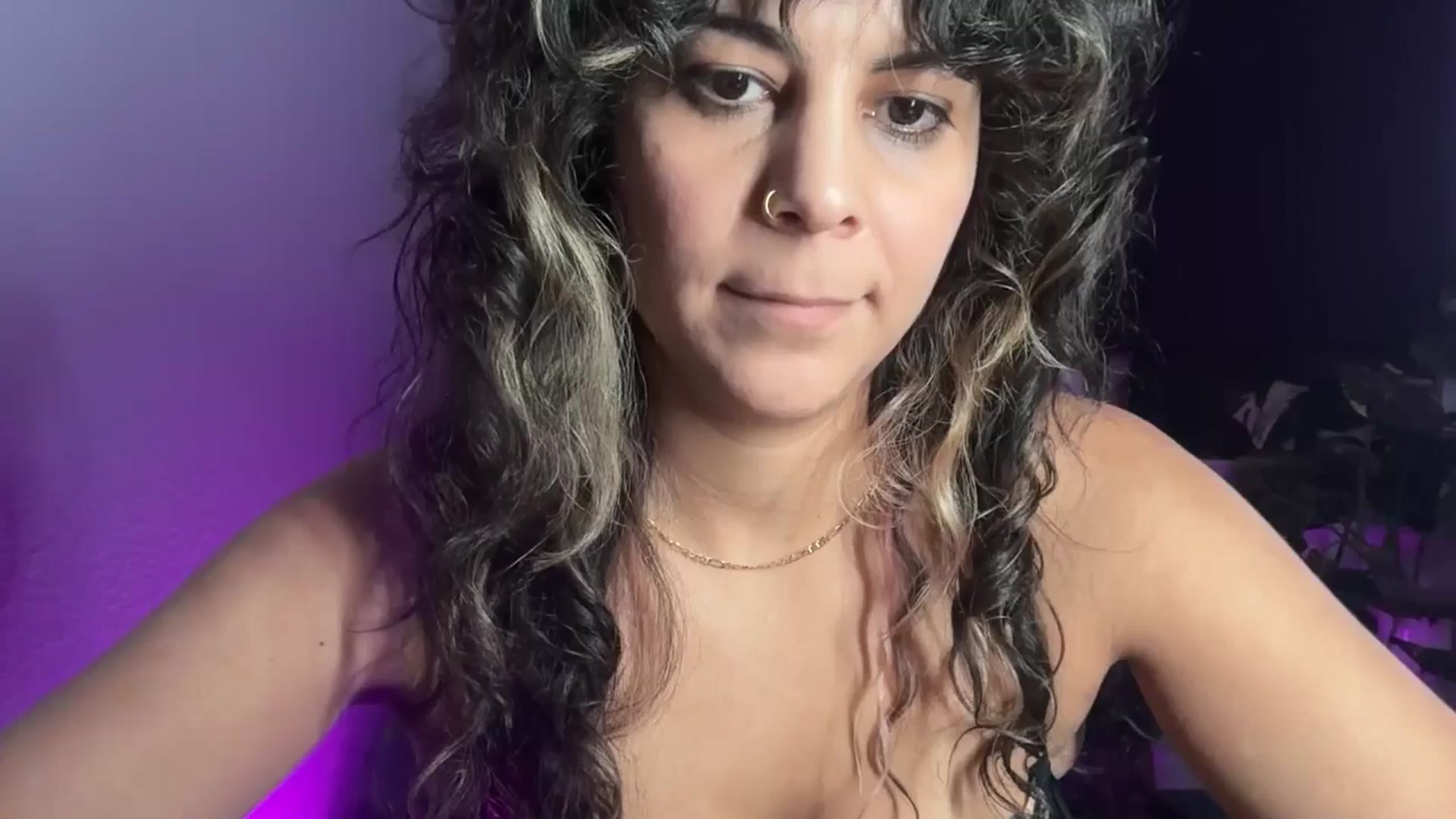 Gallery image thumbnail from e_laine's myfreecams stream on, 11/04/2025, 01:37 image 18 of 20