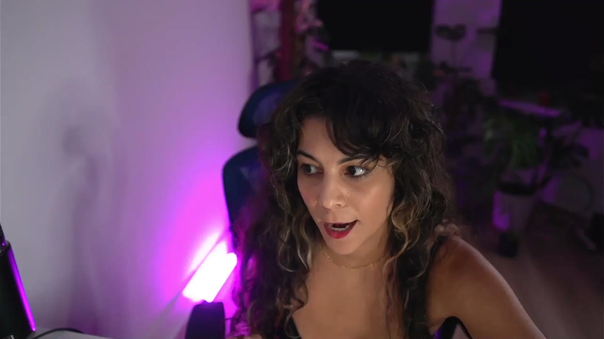 Gallery image thumbnail from e_laine's myfreecams stream on, 11/05/2025, 01:20 image 8 of 20