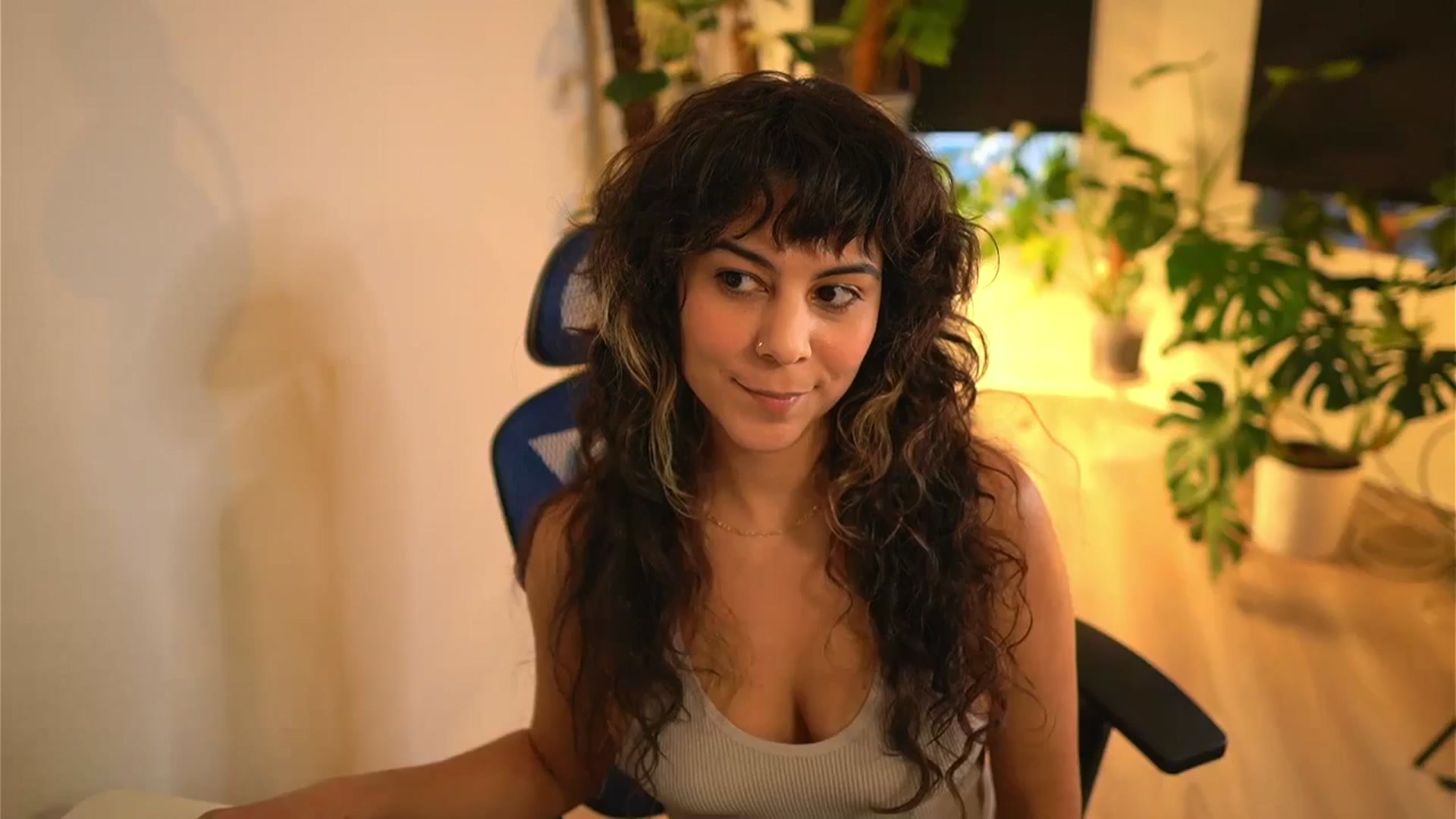 Gallery image thumbnail from e_laine's myfreecams stream on, 11/06/2025, 23:31 image 1 of 20