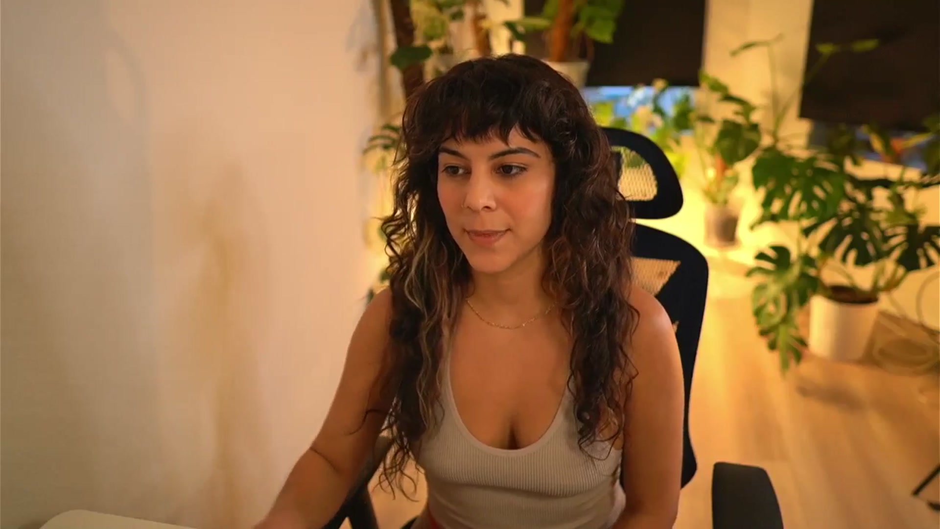 Gallery image thumbnail from e_laine's myfreecams stream on, 11/06/2025, 23:31 image 13 of 20