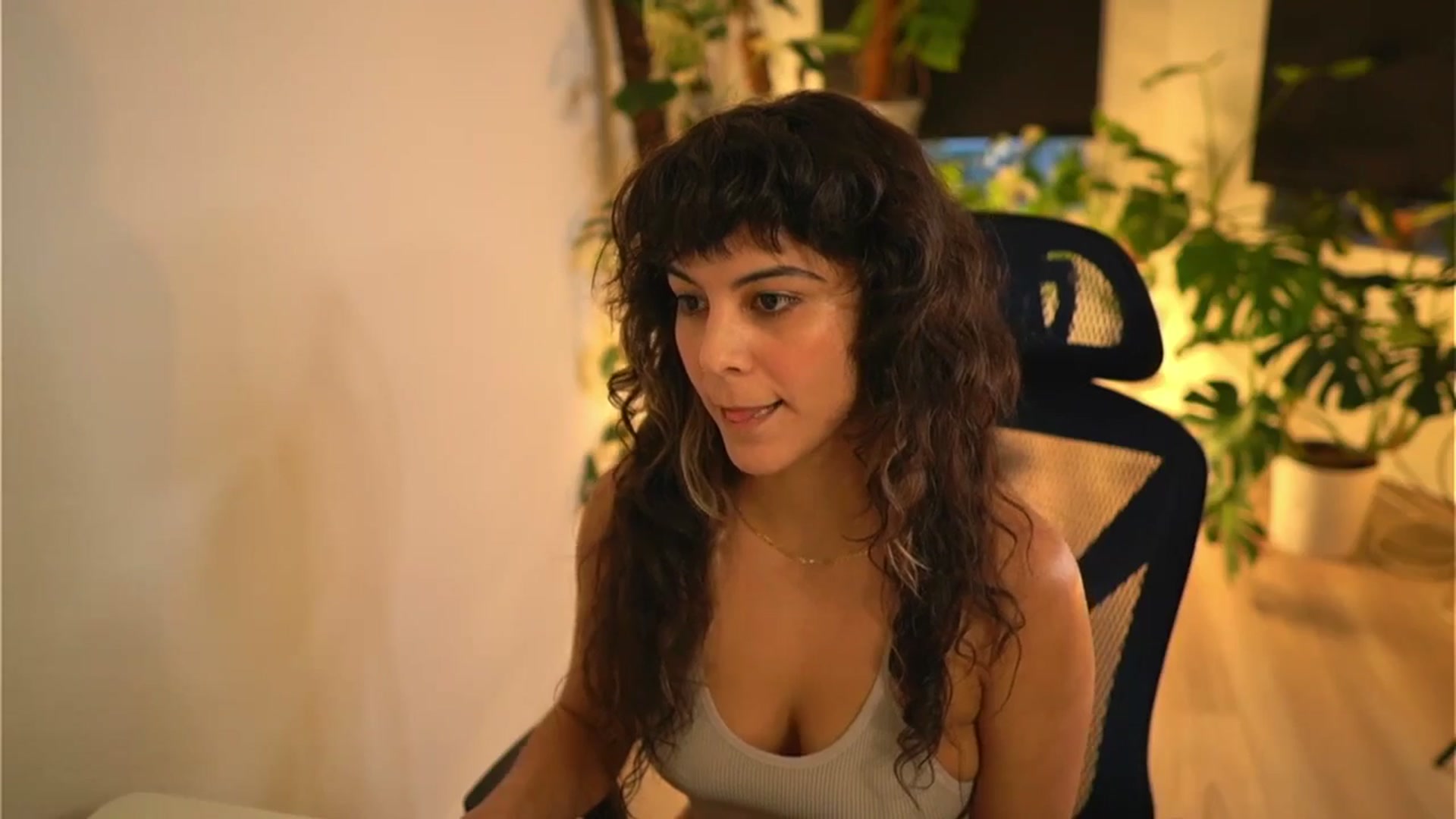 Gallery image thumbnail from e_laine's myfreecams stream on, 11/06/2025, 23:57 image 6 of 20