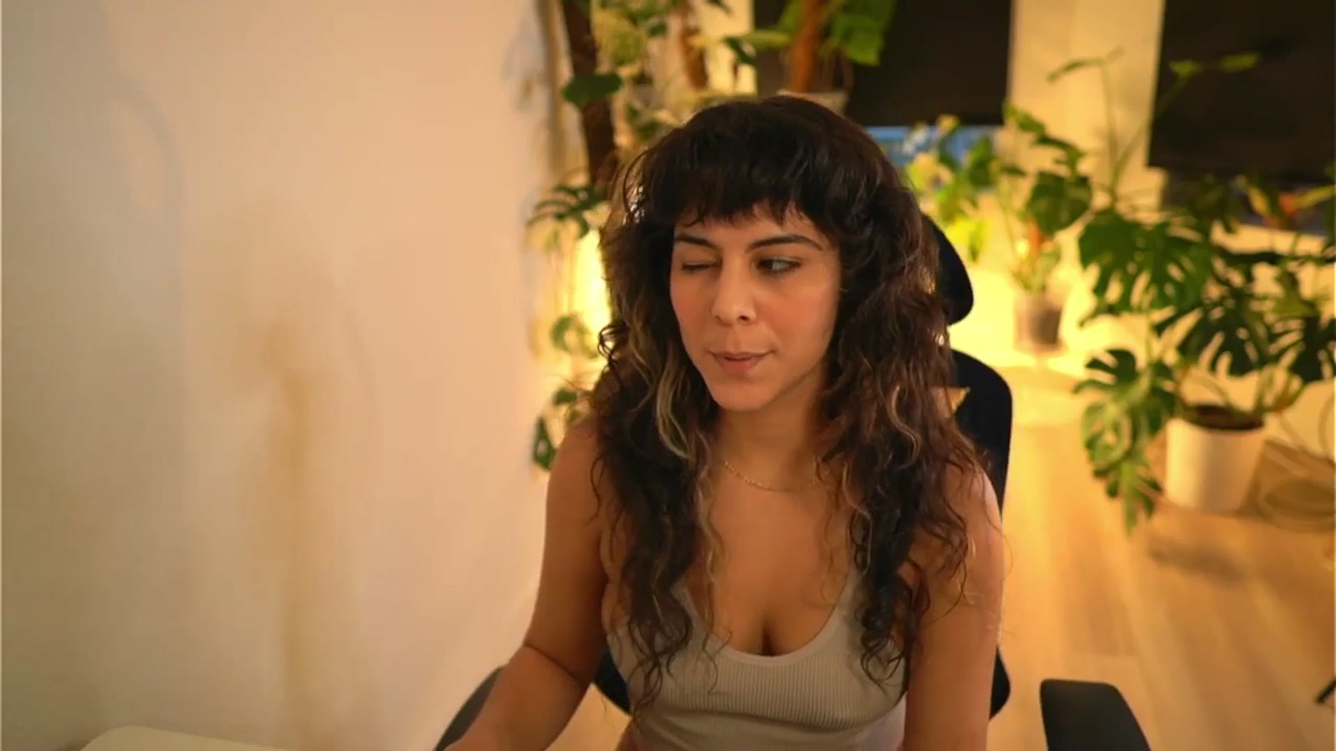 Gallery image thumbnail from e_laine's myfreecams stream on, 11/06/2025, 23:57 image 11 of 20