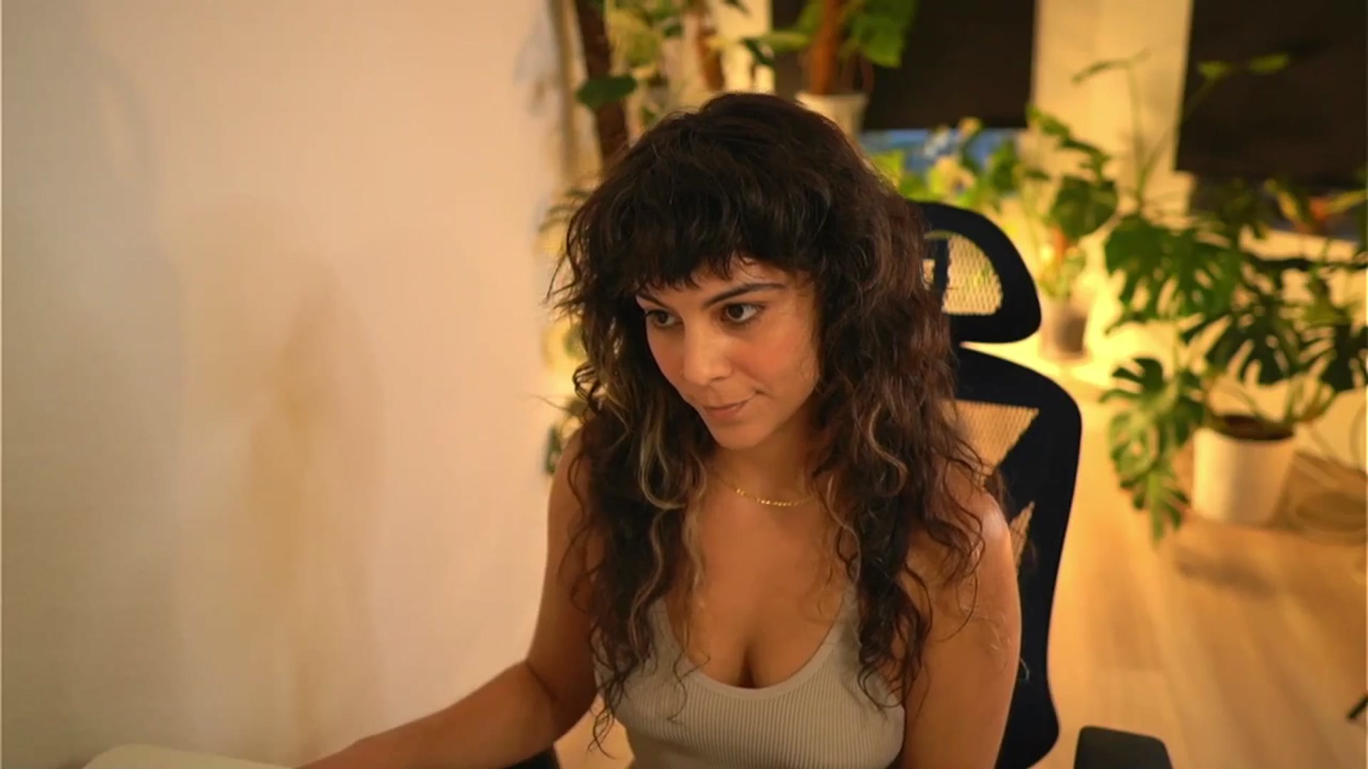 Gallery image thumbnail from e_laine's myfreecams stream on, 11/06/2025, 23:57 image 12 of 20