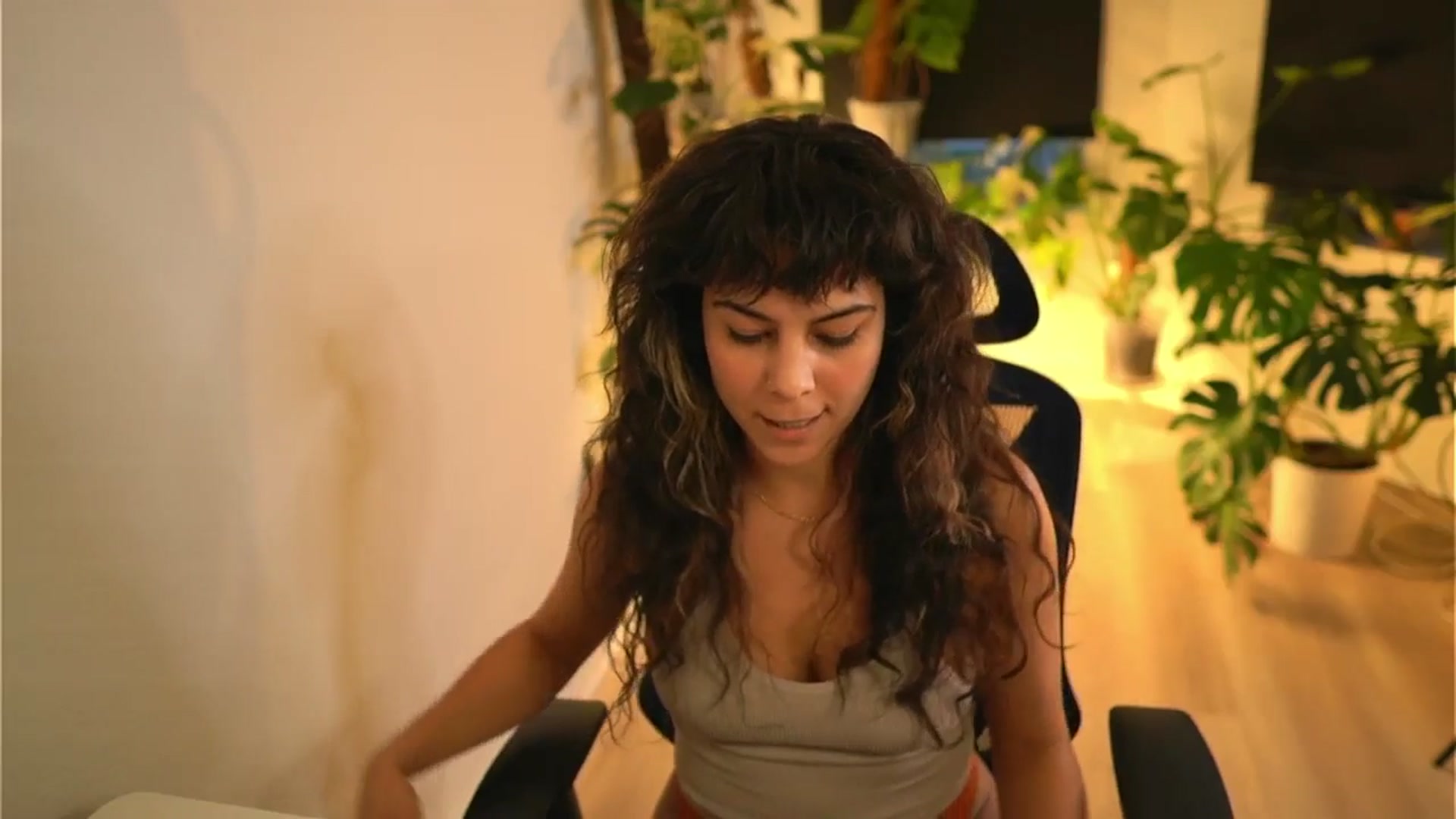 Gallery image thumbnail from e_laine's myfreecams stream on, 11/06/2025, 23:57 image 16 of 20