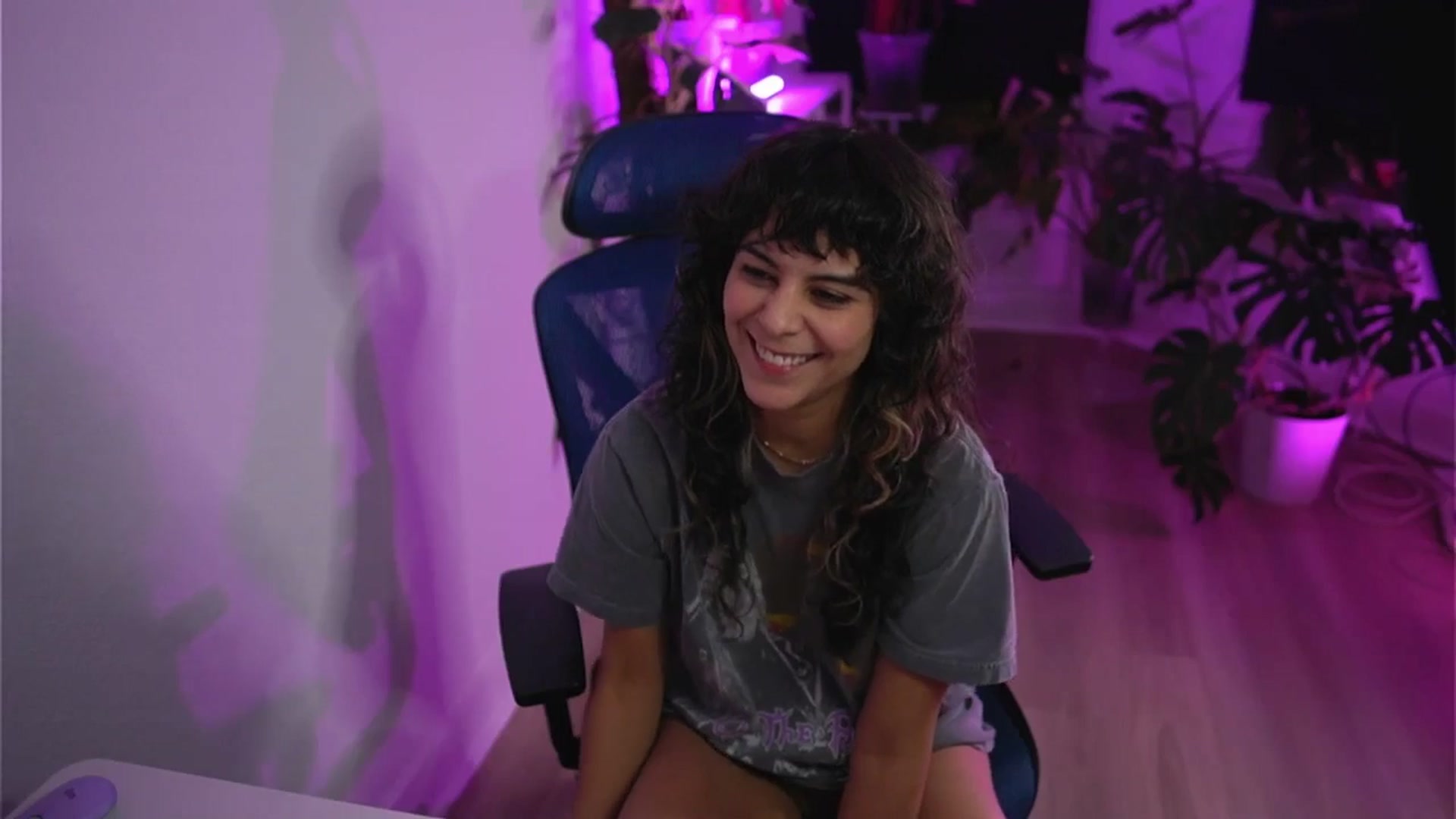 Gallery image thumbnail from e_laine's myfreecams stream on, 11/08/2025, 02:01 image 12 of 20
