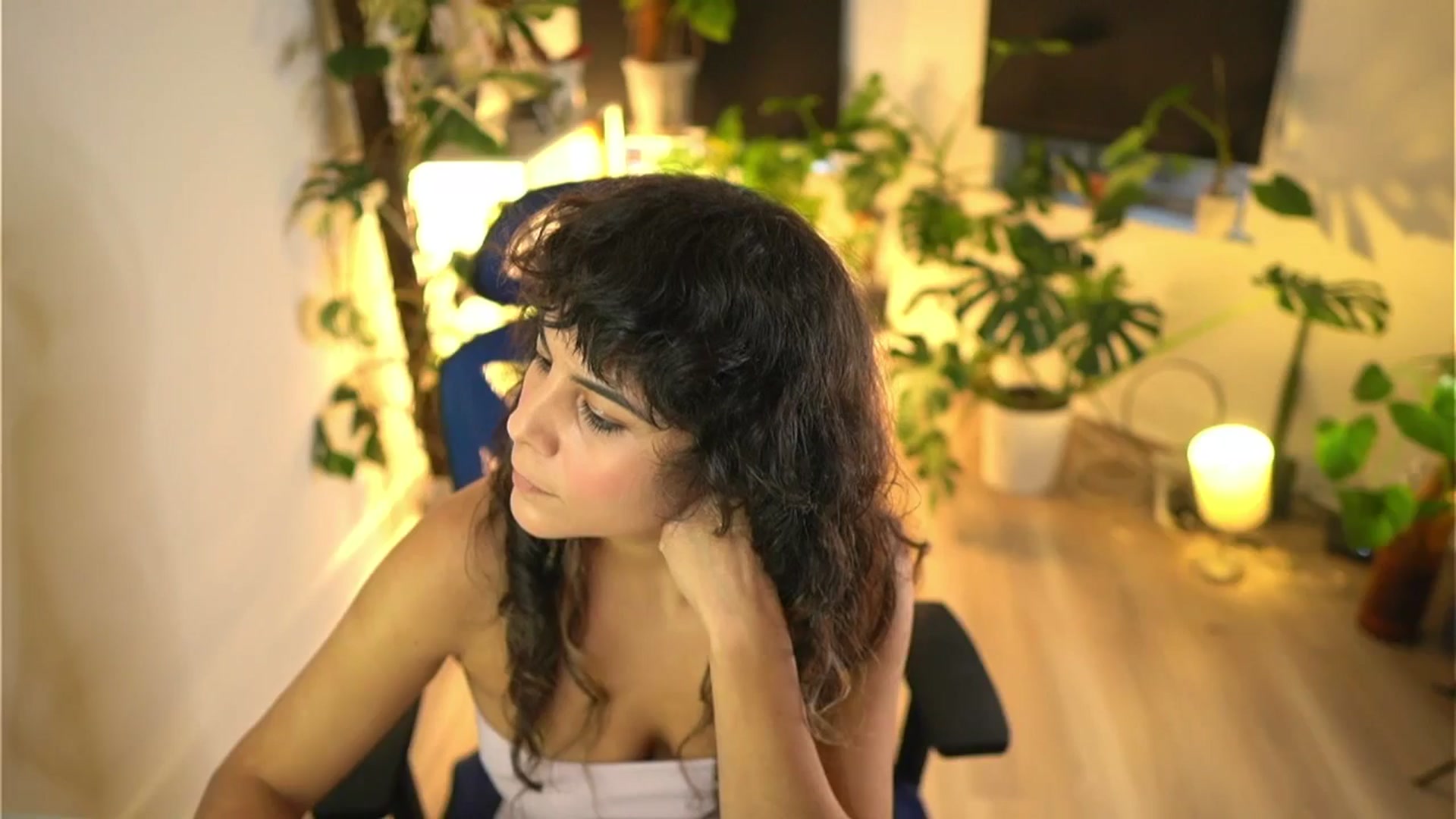 Gallery image thumbnail from e_laine's myfreecams stream on, 11/11/2025, 23:43 image 4 of 20