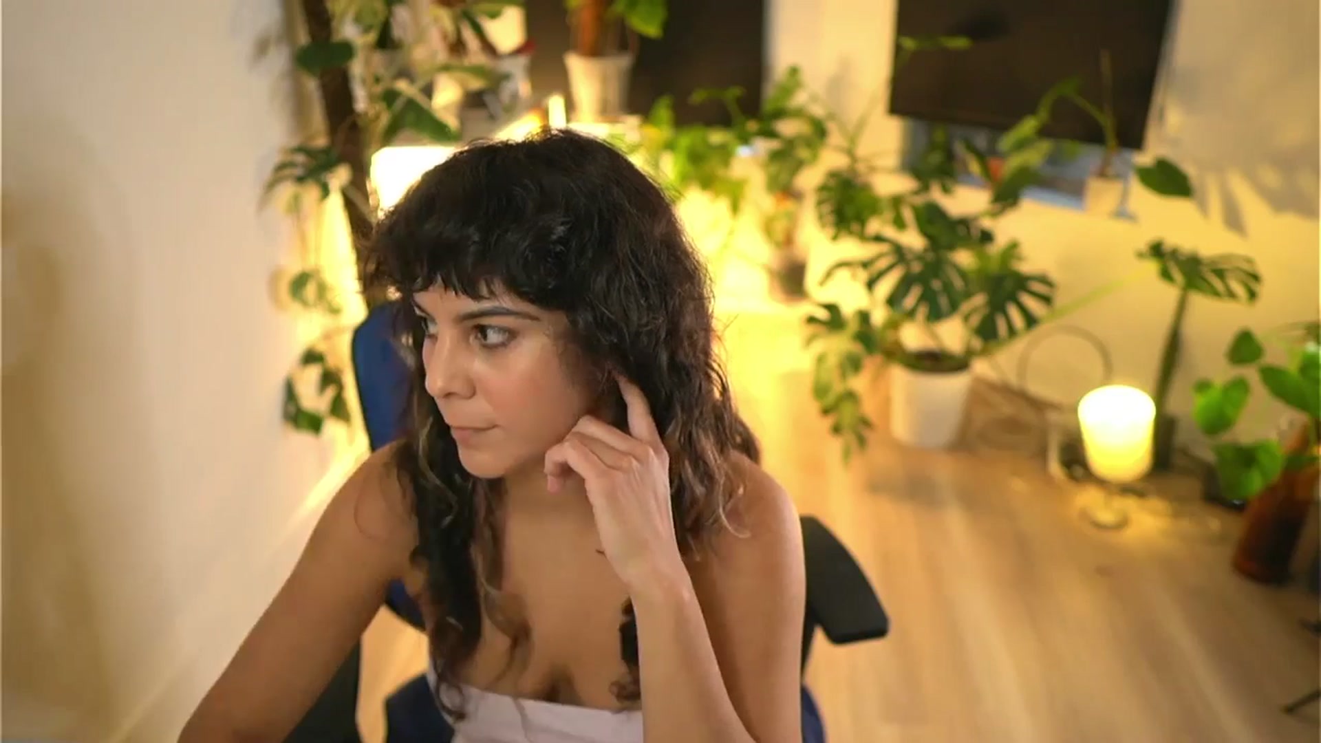 Gallery image thumbnail from e_laine's myfreecams stream on, 11/11/2025, 23:43 image 11 of 20