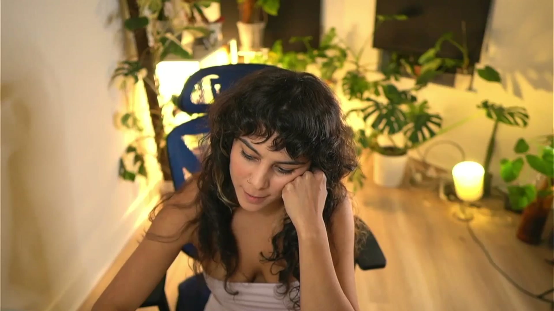 Gallery image thumbnail from e_laine's myfreecams stream on, 11/12/2025, 24:54 image 6 of 20