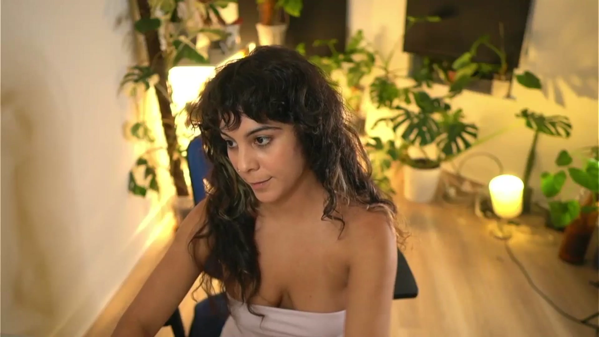 Gallery image thumbnail from e_laine's myfreecams stream on, 11/12/2025, 24:54 image 16 of 20