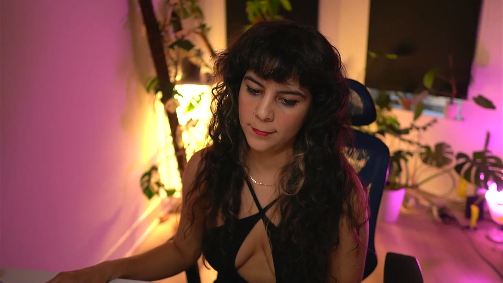 Gallery image thumbnail from e_laine's myfreecams stream on, 11/14/2025, 23:07 image 11 of 20