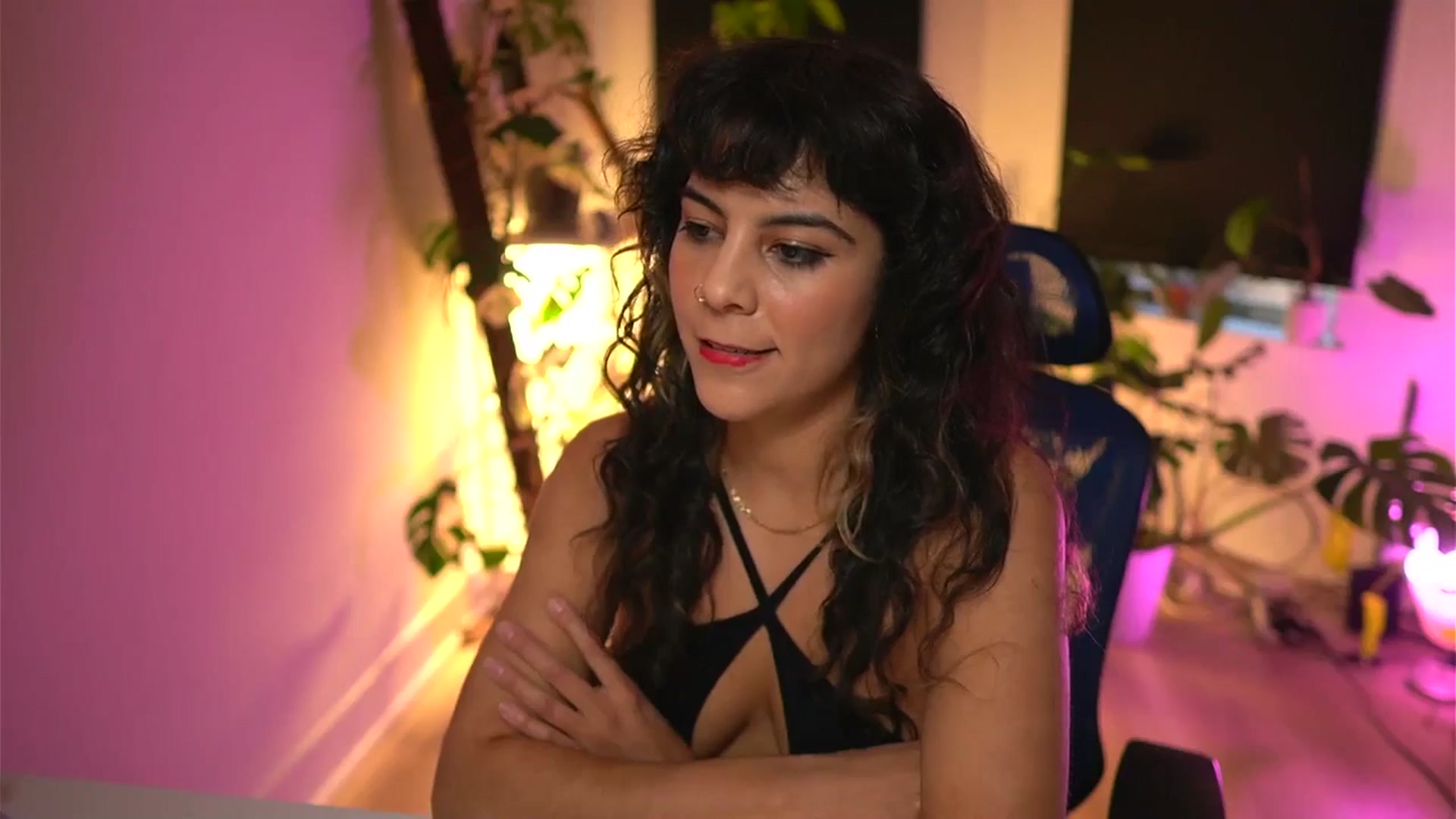Gallery image thumbnail from e_laine's myfreecams stream on, 11/14/2025, 23:07 image 5 of 20