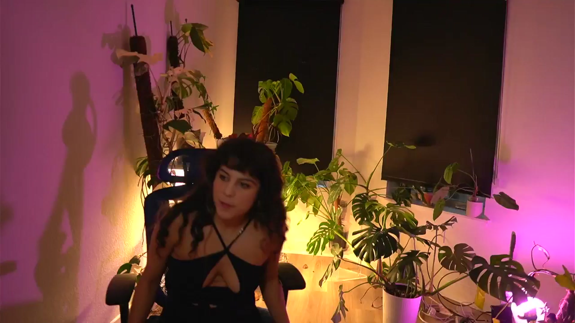 Gallery image thumbnail from e_laine's myfreecams stream on, 11/15/2025, 24:25 image 10 of 20