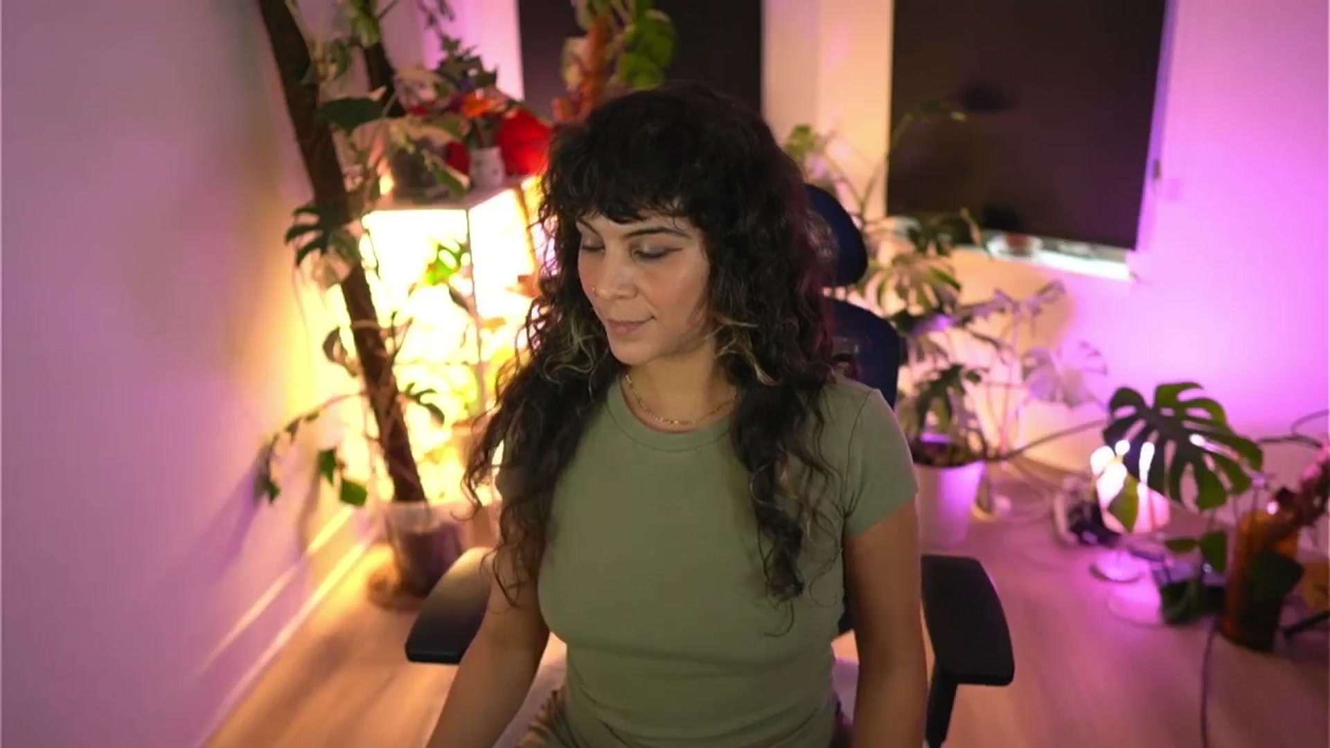 Gallery image thumbnail from e_laine's myfreecams stream on, 11/20/2025, 21:48 image 6 of 20