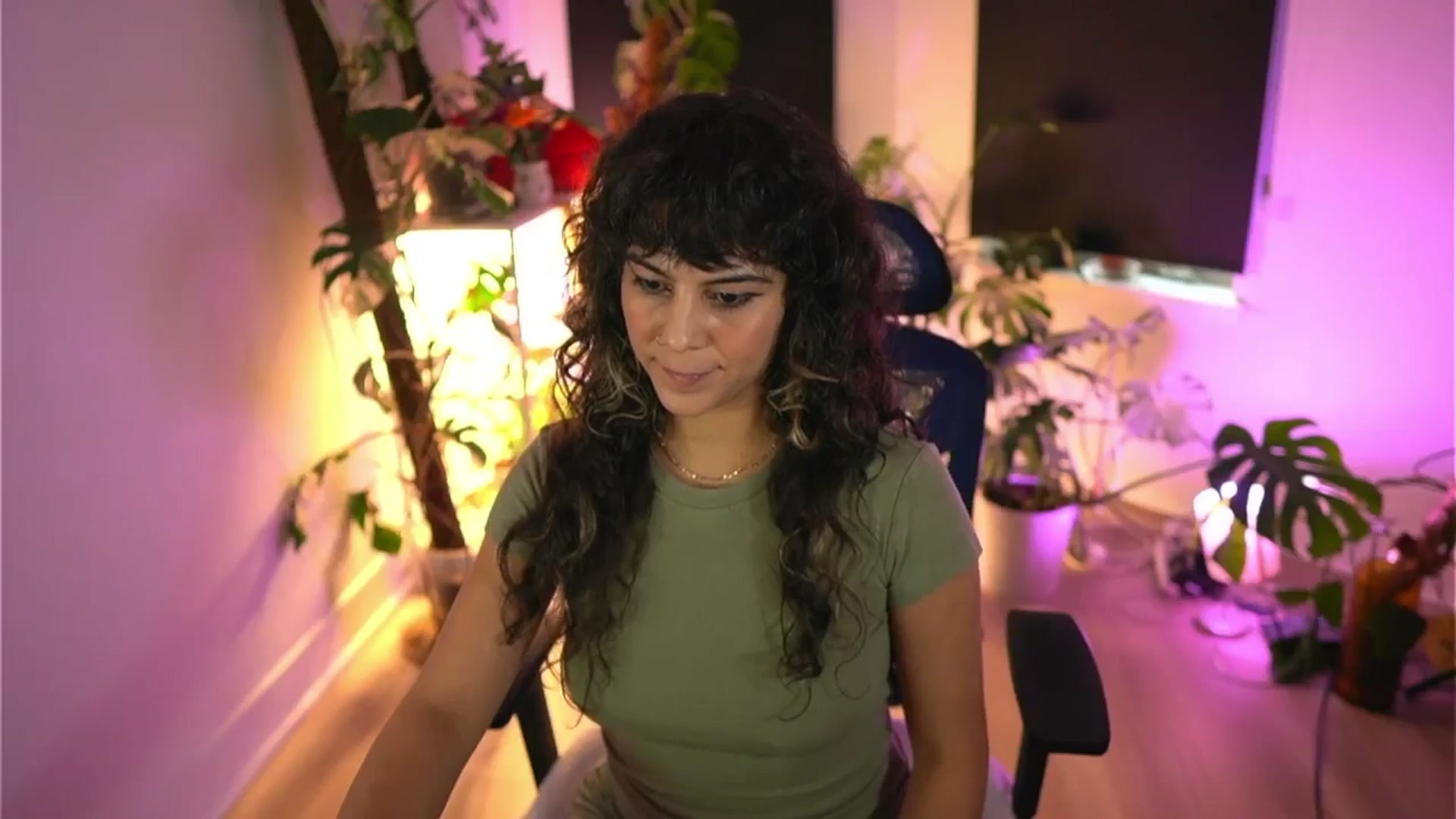Gallery image thumbnail from e_laine's myfreecams stream on, 11/20/2025, 21:48 image 8 of 20