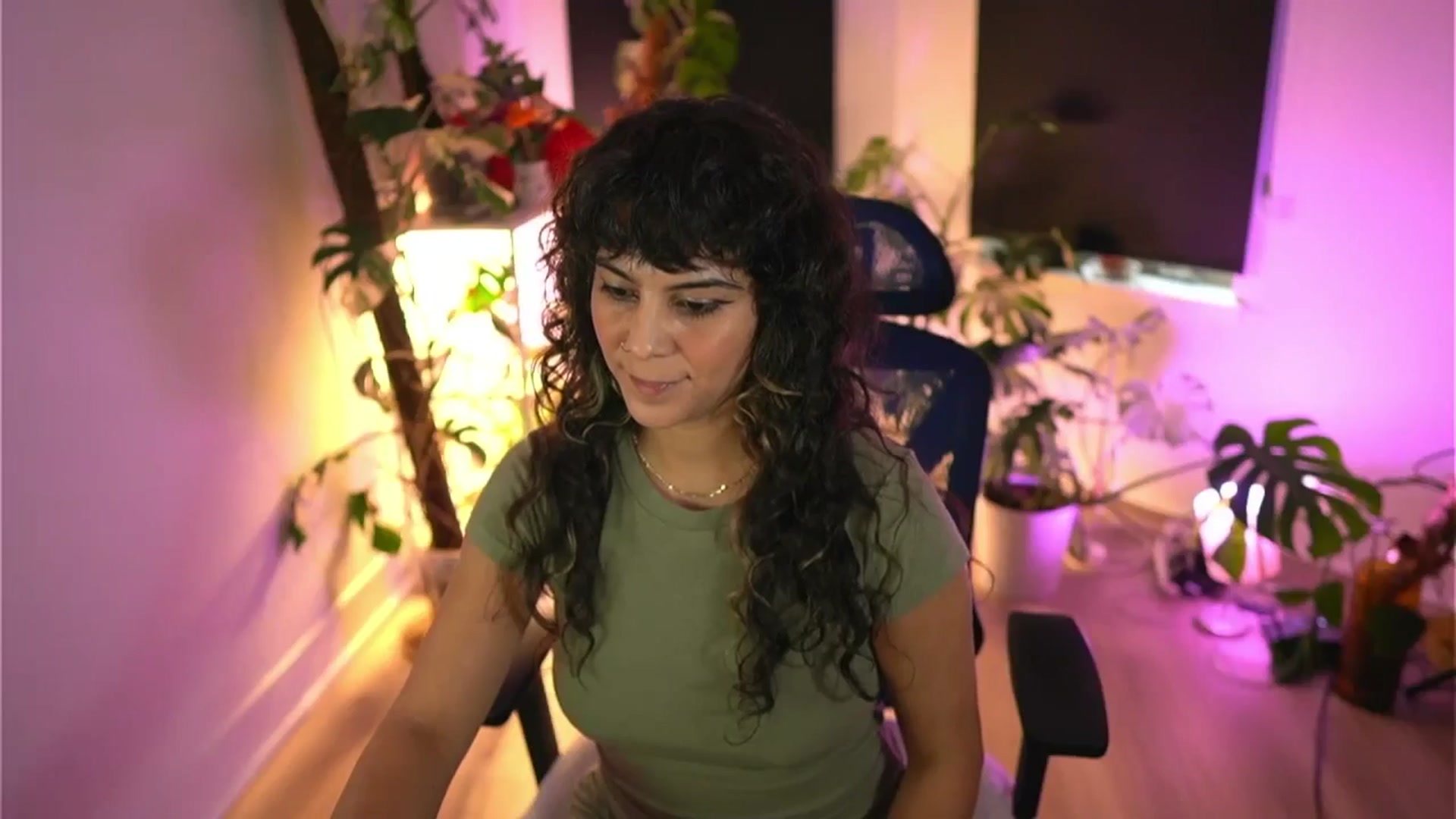 Gallery image thumbnail from e_laine's myfreecams stream on, 11/20/2025, 21:48 image 9 of 20