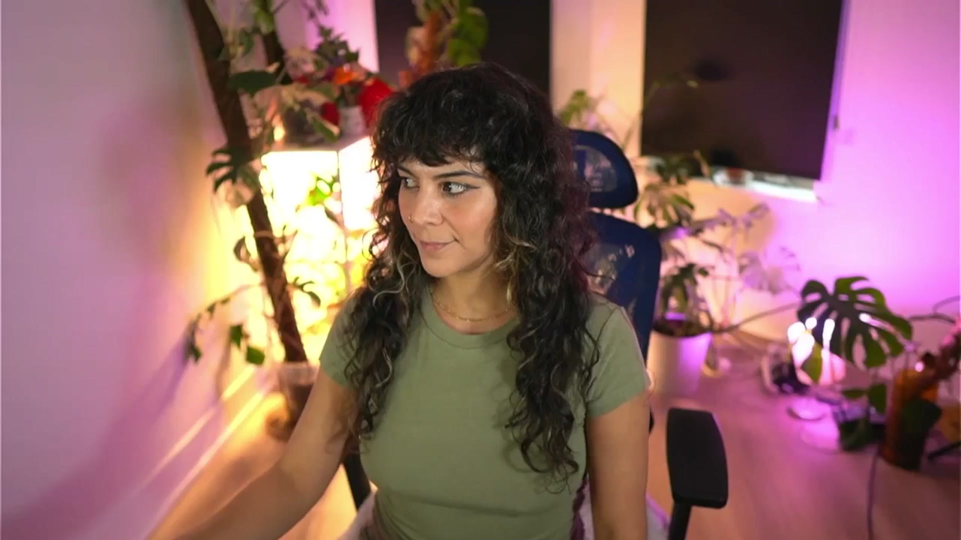 Gallery image thumbnail from e_laine's myfreecams stream on, 11/20/2025, 21:48 image 17 of 20