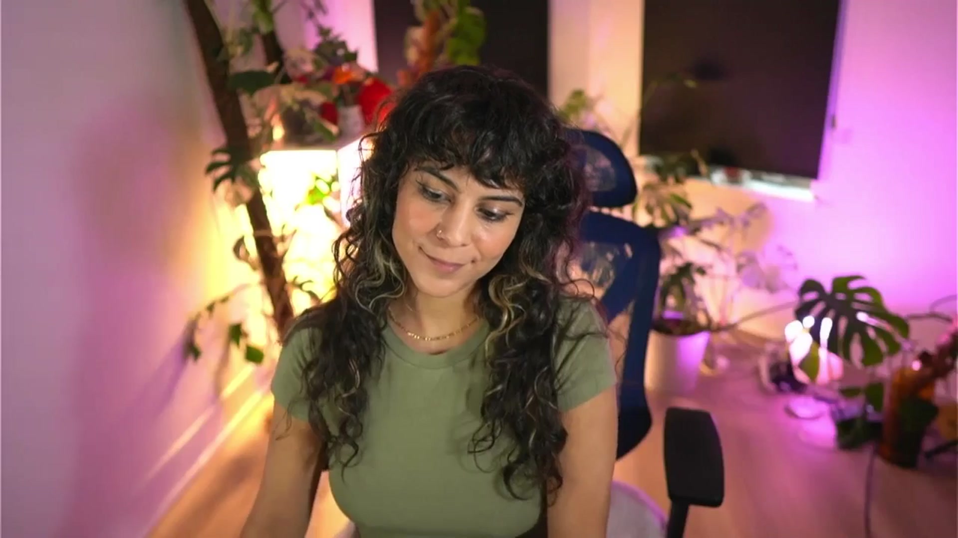 Gallery image thumbnail from e_laine's myfreecams stream on, 11/20/2025, 21:48 image 14 of 20