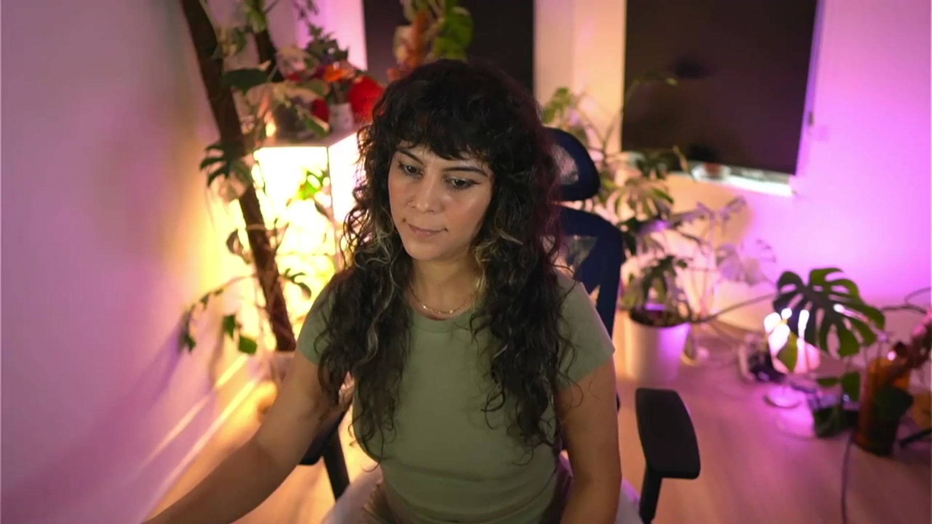 Gallery image thumbnail from e_laine's myfreecams stream on, 11/20/2025, 21:48 image 4 of 20