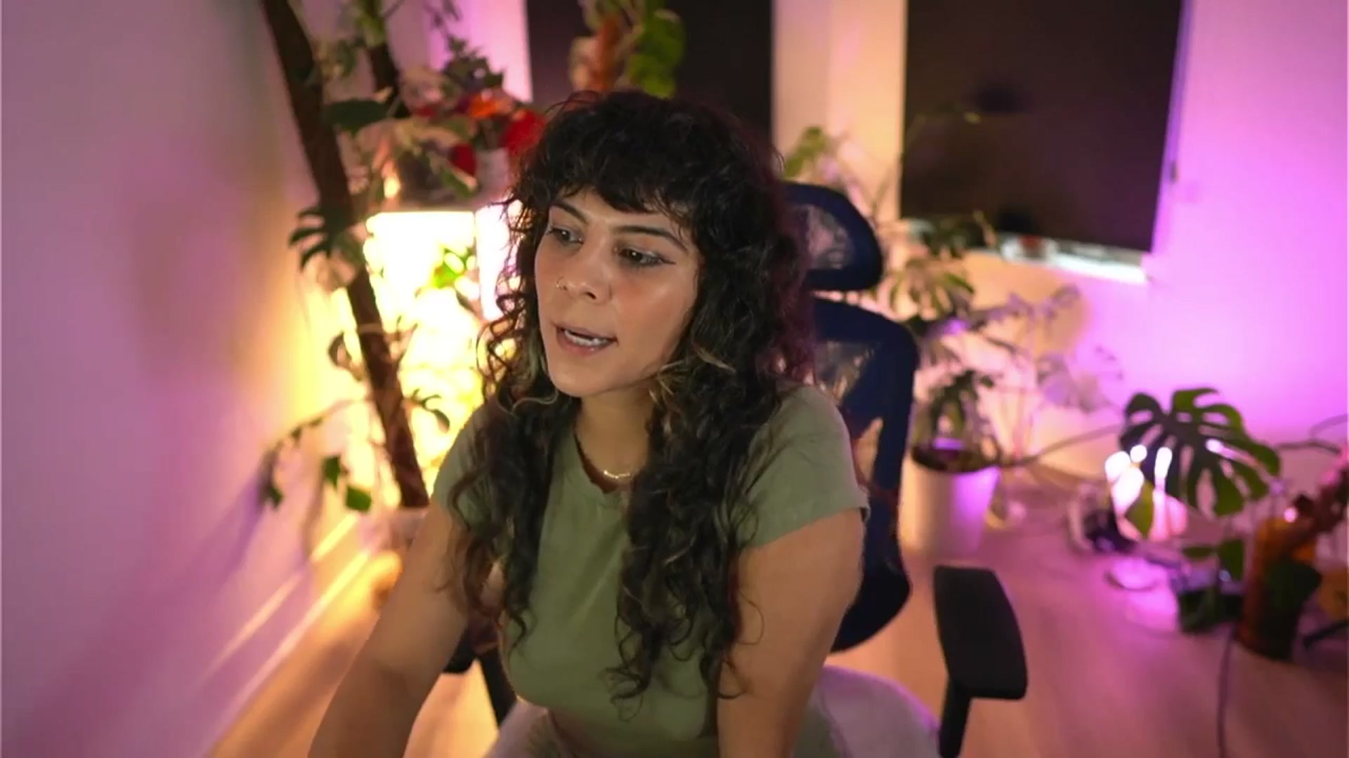 Gallery image thumbnail from e_laine's myfreecams stream on, 11/20/2025, 21:48 image 10 of 20