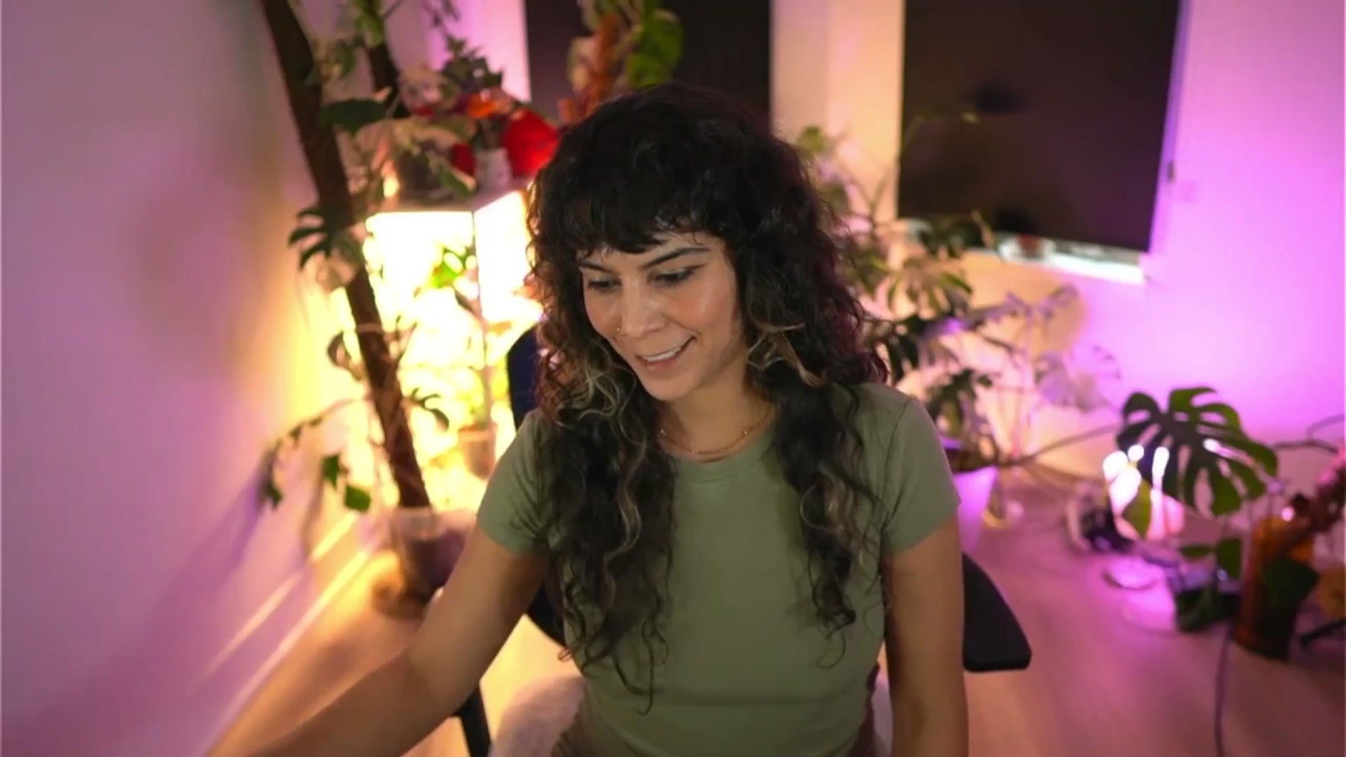 Gallery image thumbnail from e_laine's myfreecams stream on, 11/20/2025, 21:48 image 5 of 20