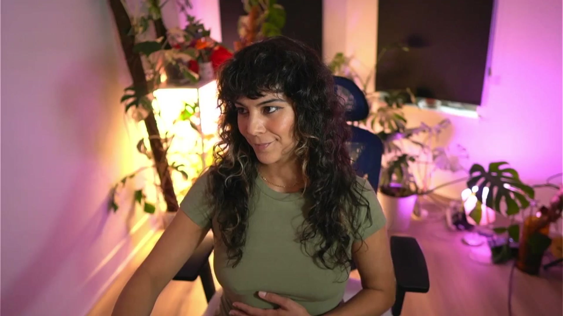 Gallery image thumbnail from e_laine's myfreecams stream on, 11/20/2025, 21:48 image 16 of 20