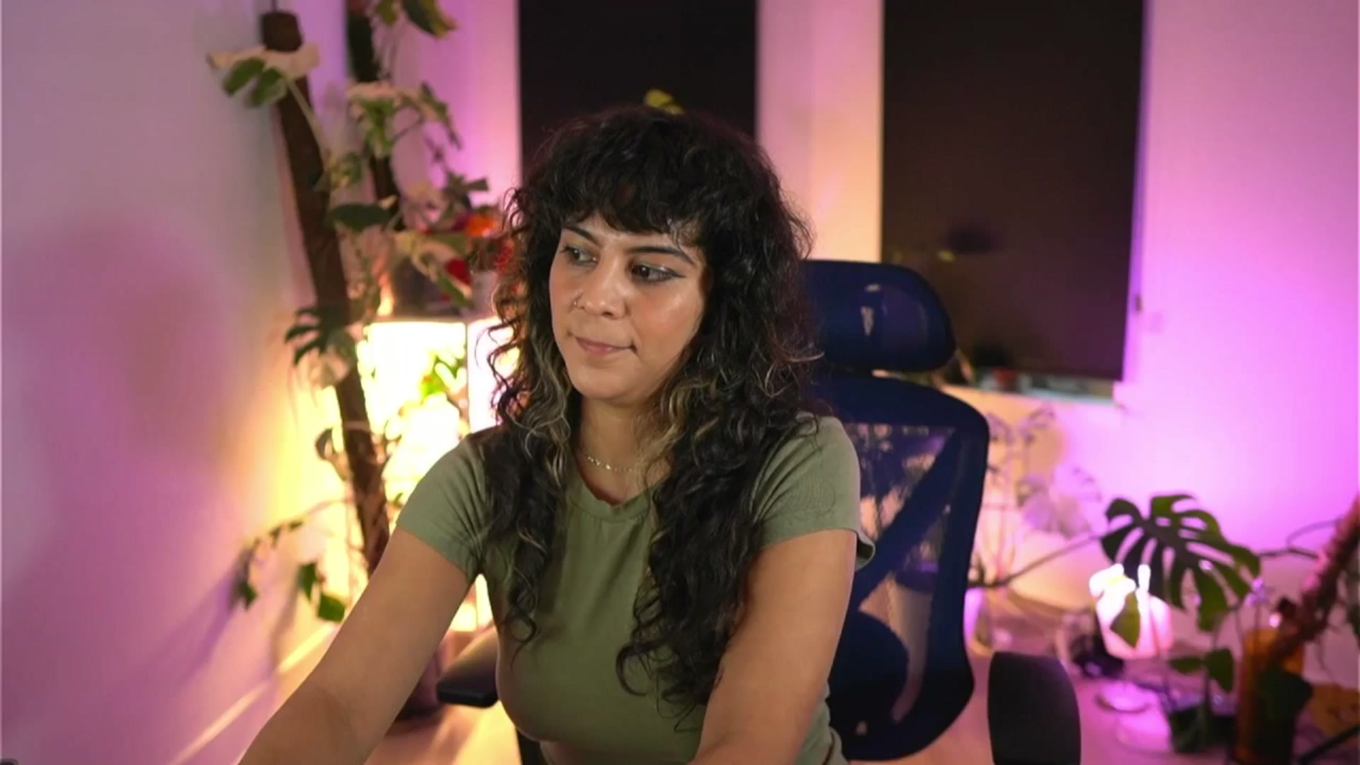Gallery image thumbnail from e_laine's myfreecams stream on, 11/20/2025, 23:15 image 10 of 20