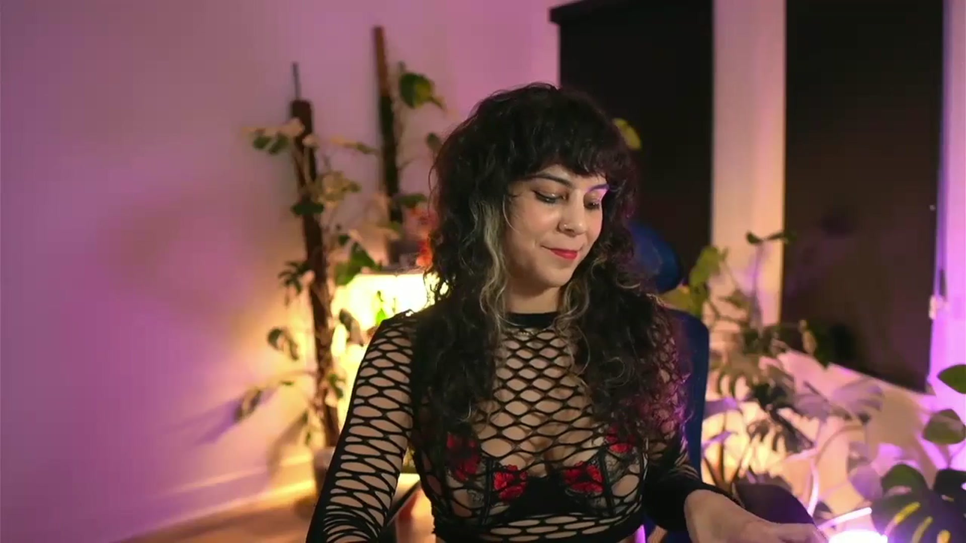 Gallery image thumbnail from e_laine's myfreecams stream on, 11/27/2025, 24:14 image 16 of 20