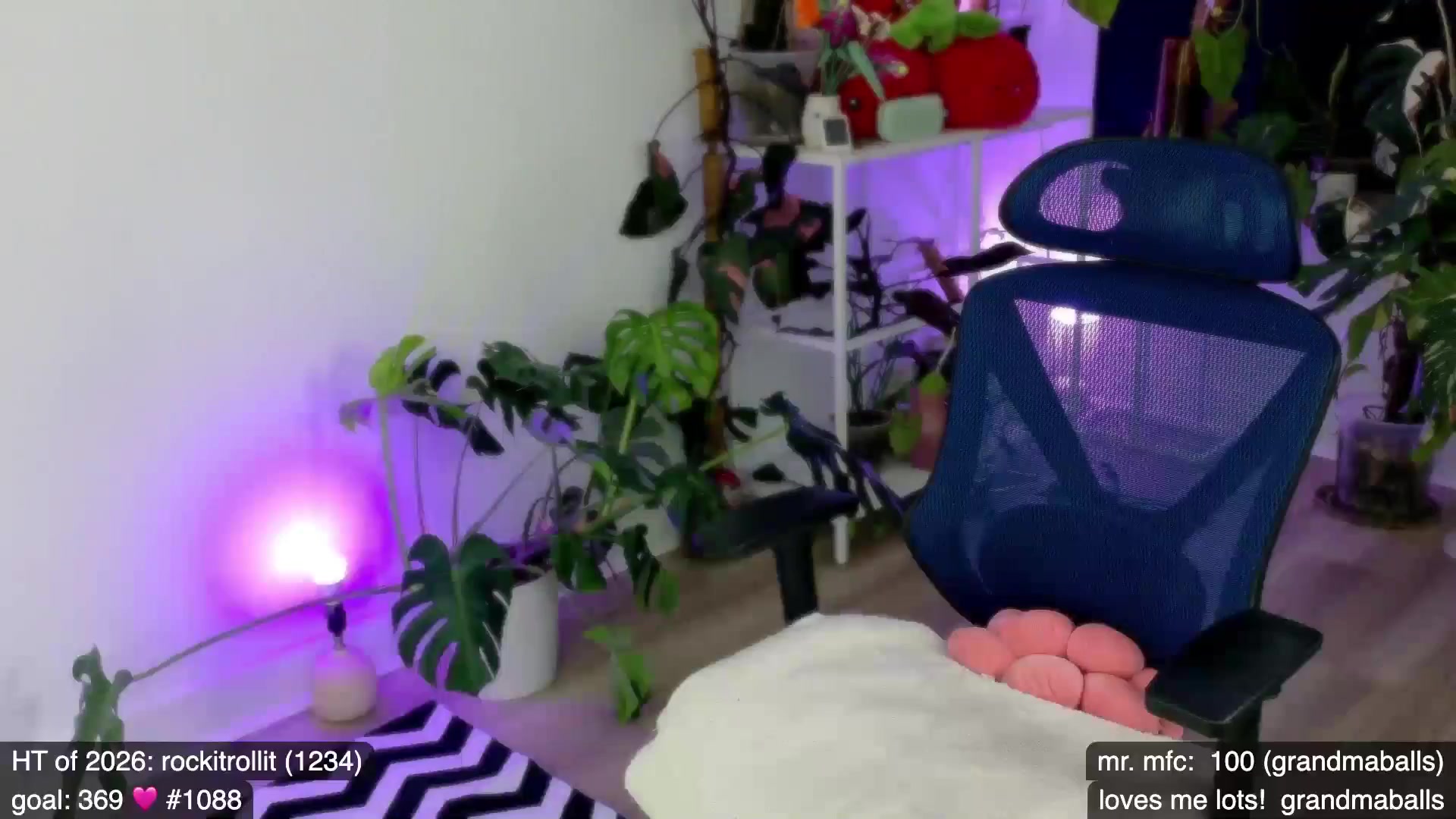 Gallery image thumbnail from e_laine's myfreecams stream on, 02/11/2026, 01:29 image 15 of 20