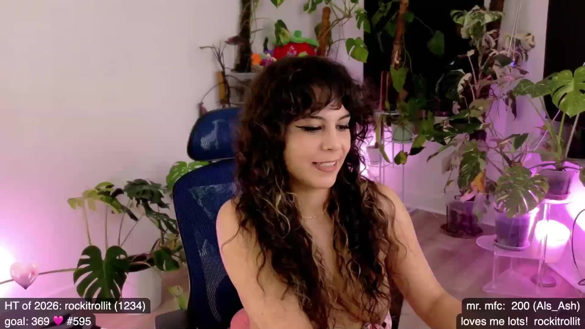 Gallery image thumbnail from e_laine's myfreecams stream on, 02/15/2026, 01:49 image 18 of 20