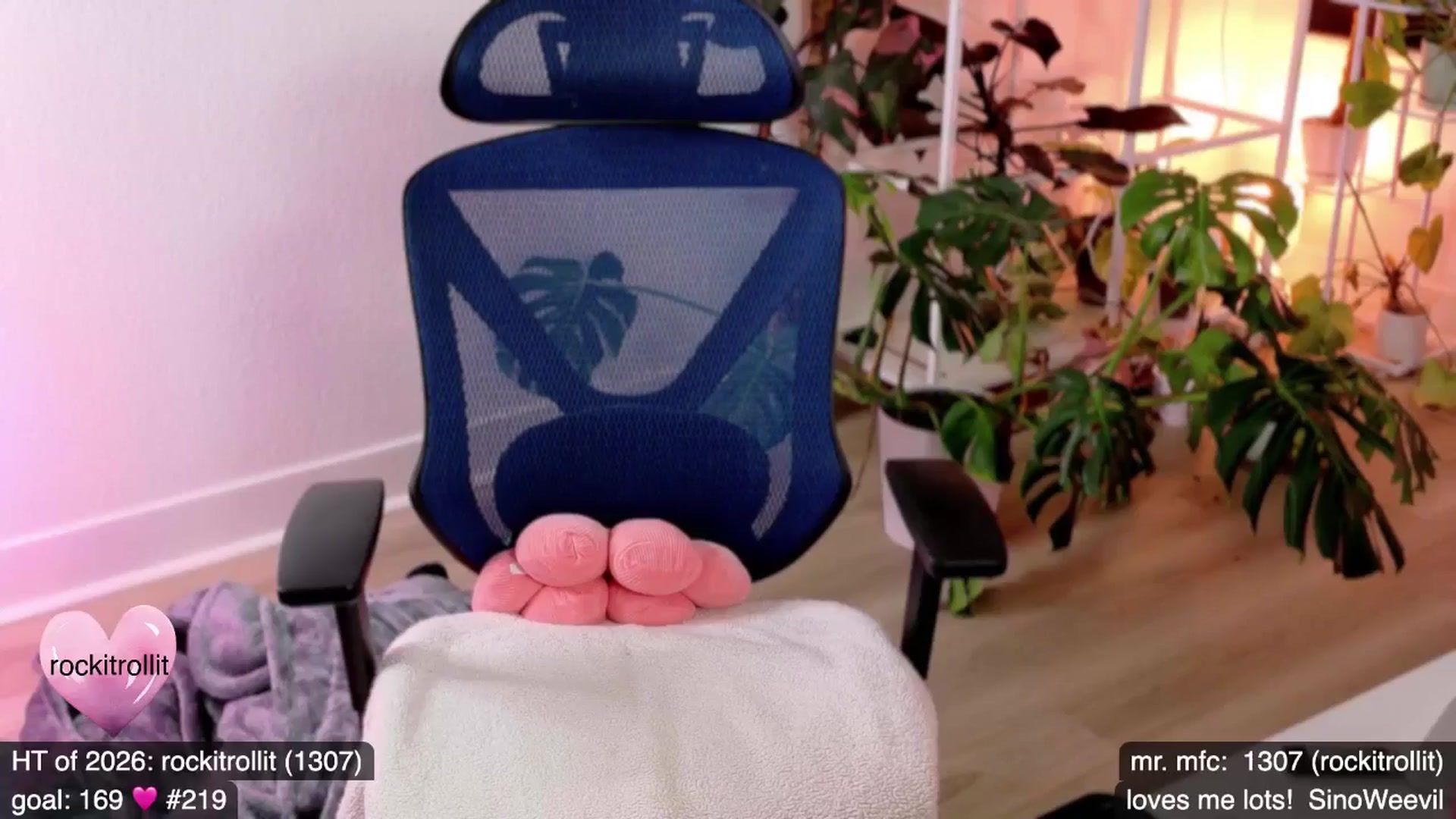 Gallery image thumbnail from e_laine's myfreecams stream on, 03/21/2026, 05:34 image 17 of 20