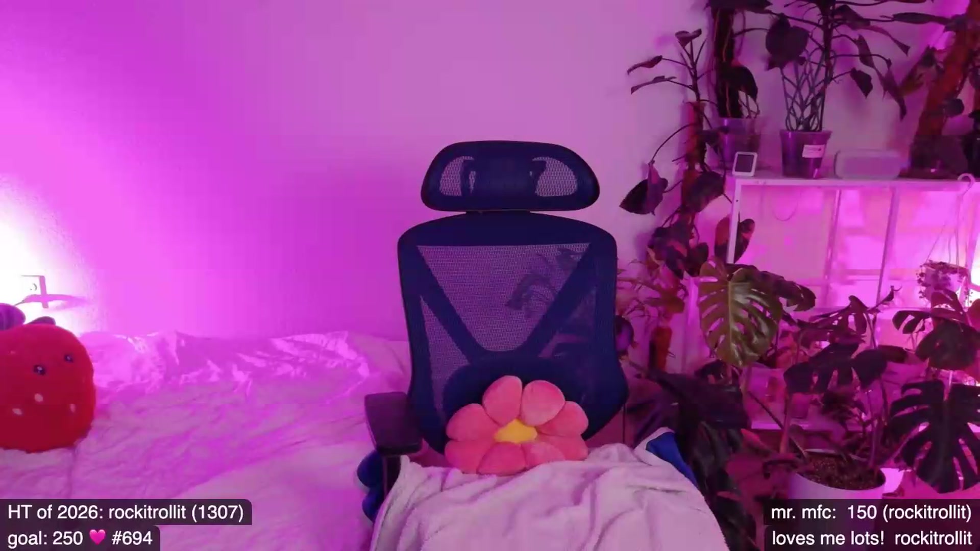 Gallery image thumbnail from e_laine's myfreecams stream on, 05/17/2026, 07:31 image 6 of 20