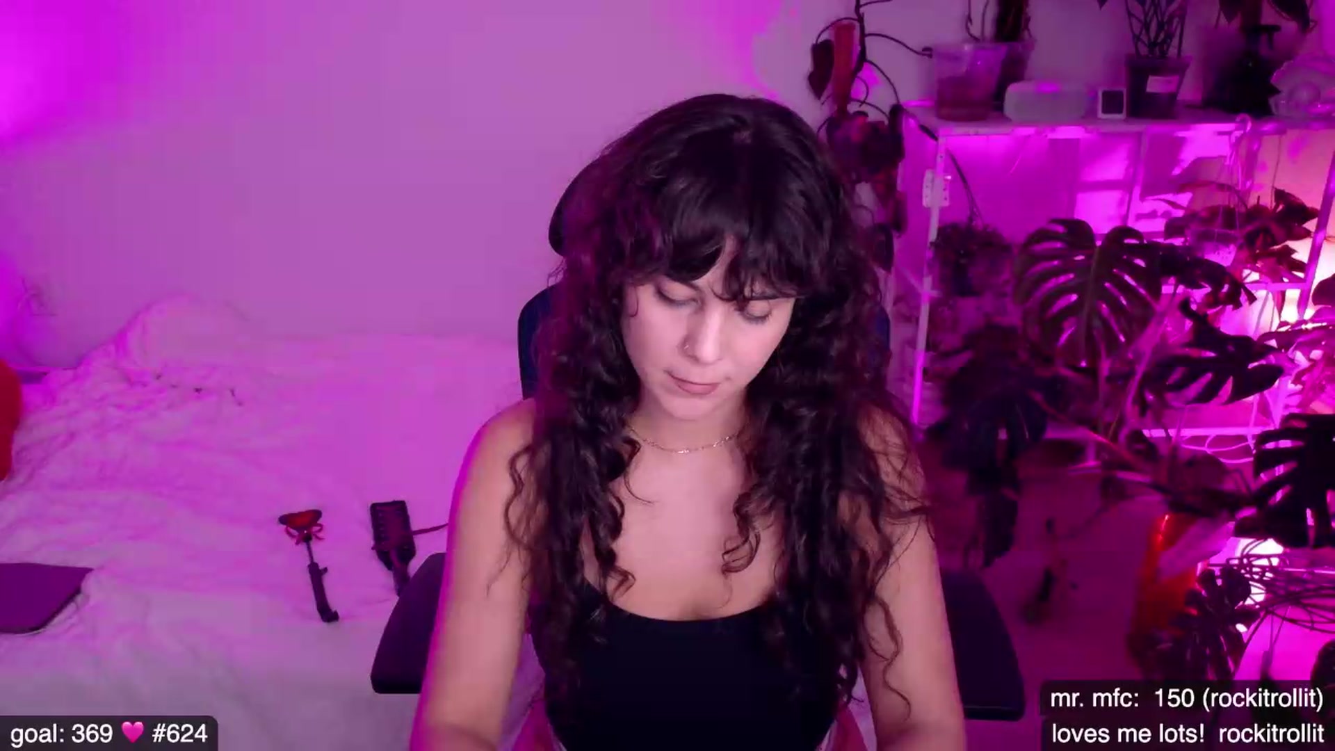 Gallery image thumbnail from e_laine's myfreecams stream on, 05/28/2026, 01:24 image 11 of 20