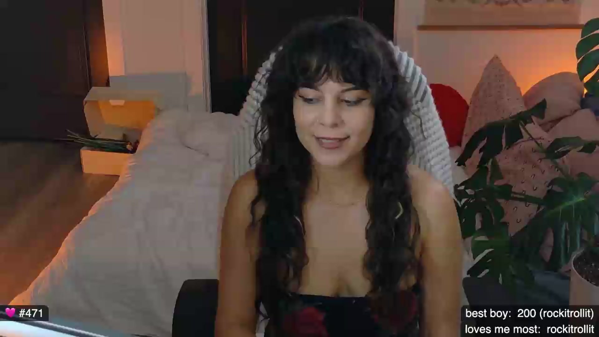 Gallery image thumbnail from e_laine's myfreecams stream on, 06/19/2026, 05:48 image 1 of 20