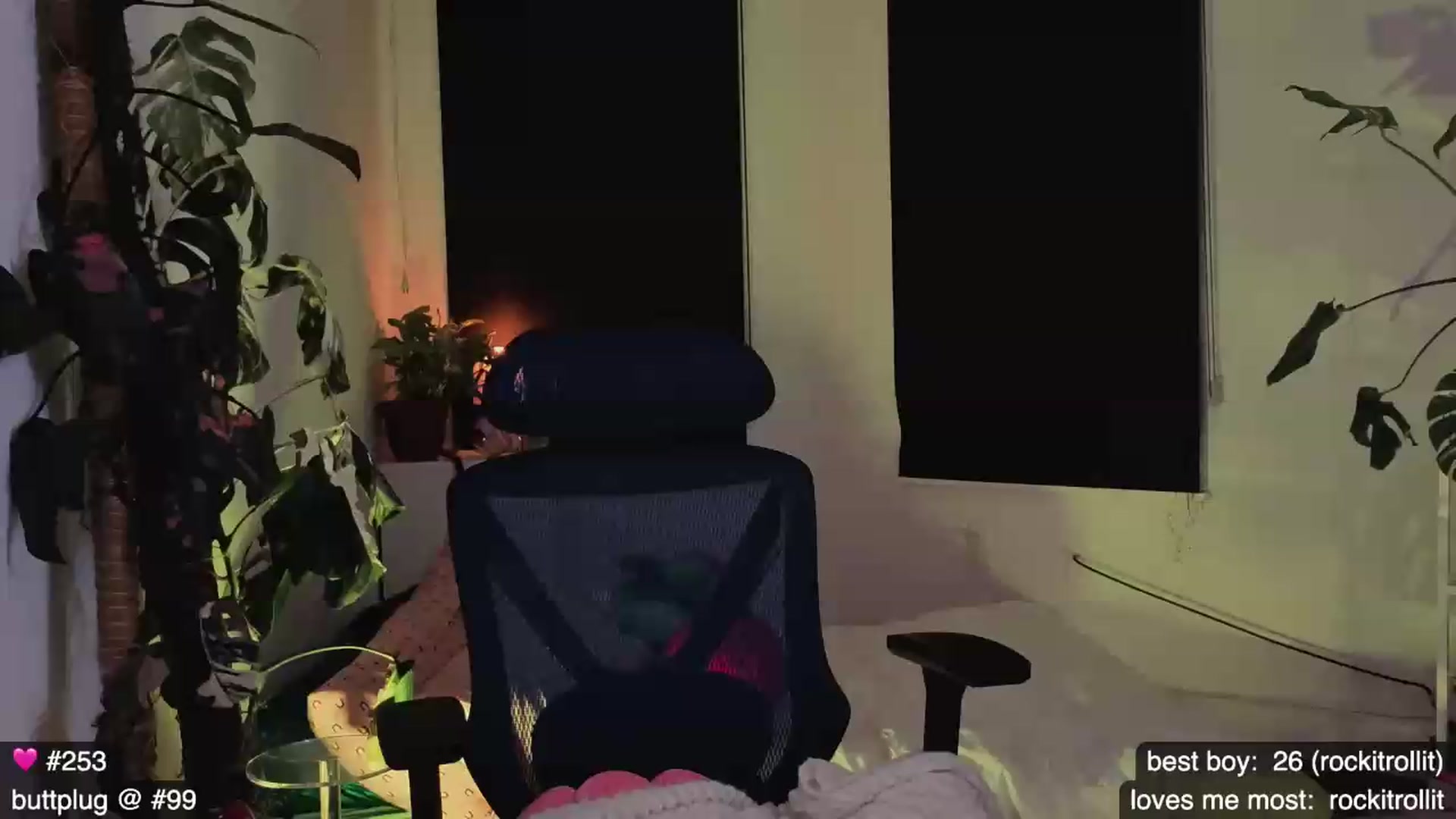 Gallery image thumbnail from e_laine's myfreecams stream on, 07/04/2026, 06:43 image 1 of 20