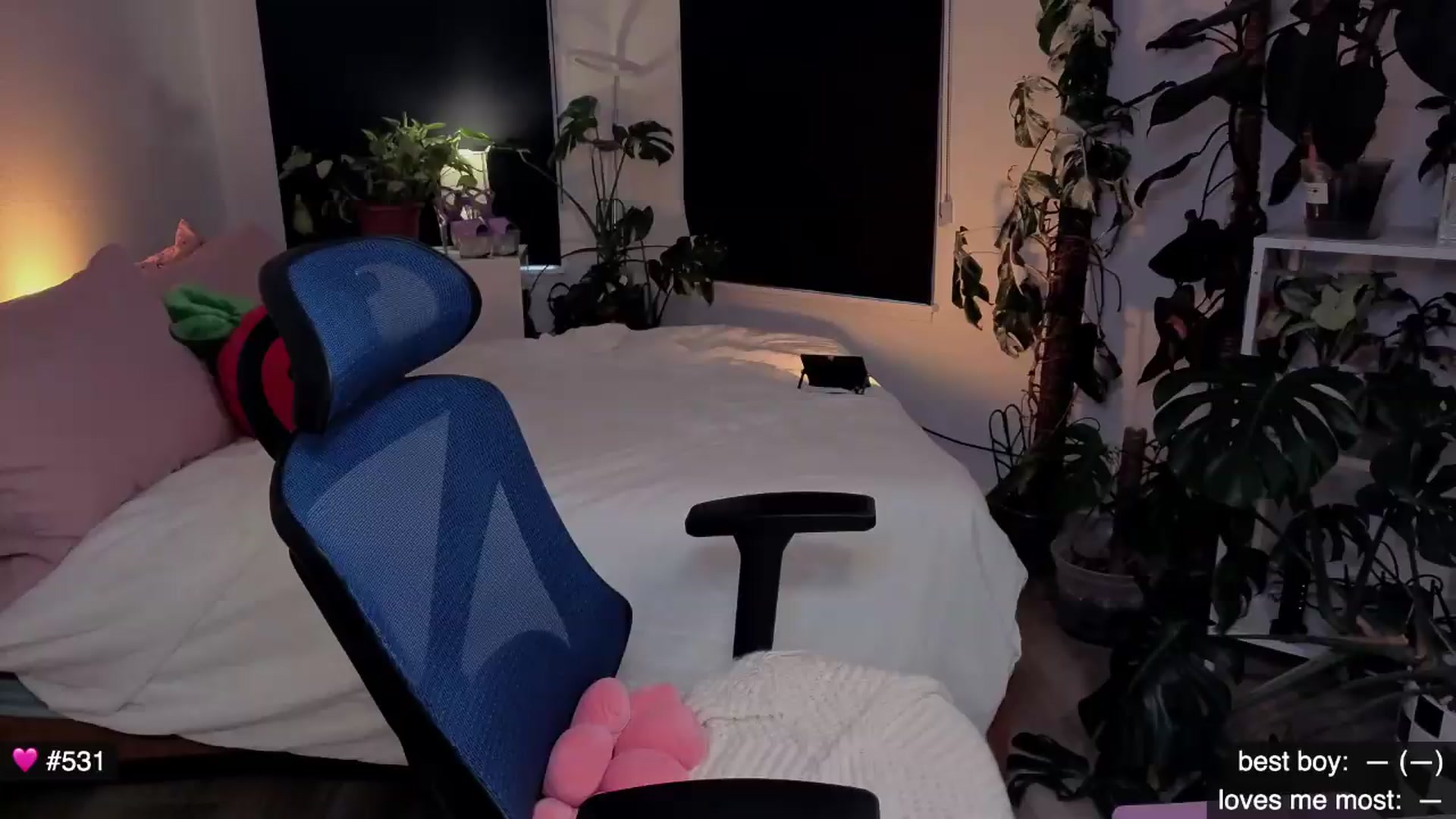Gallery image thumbnail from e_laine's myfreecams stream on, 07/11/2026, 01:45 image 9 of 20