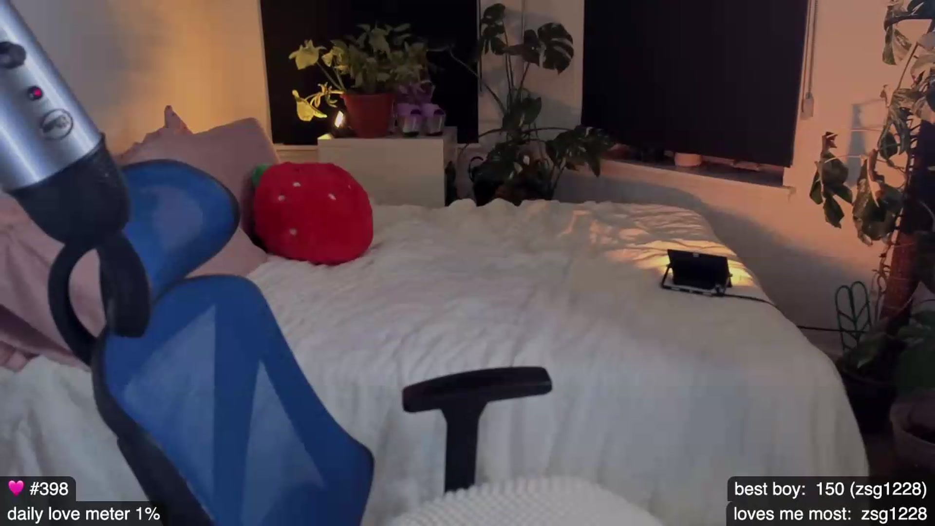 Gallery image thumbnail from e_laine's myfreecams stream on, 07/18/2026, 04:39 image 7 of 20