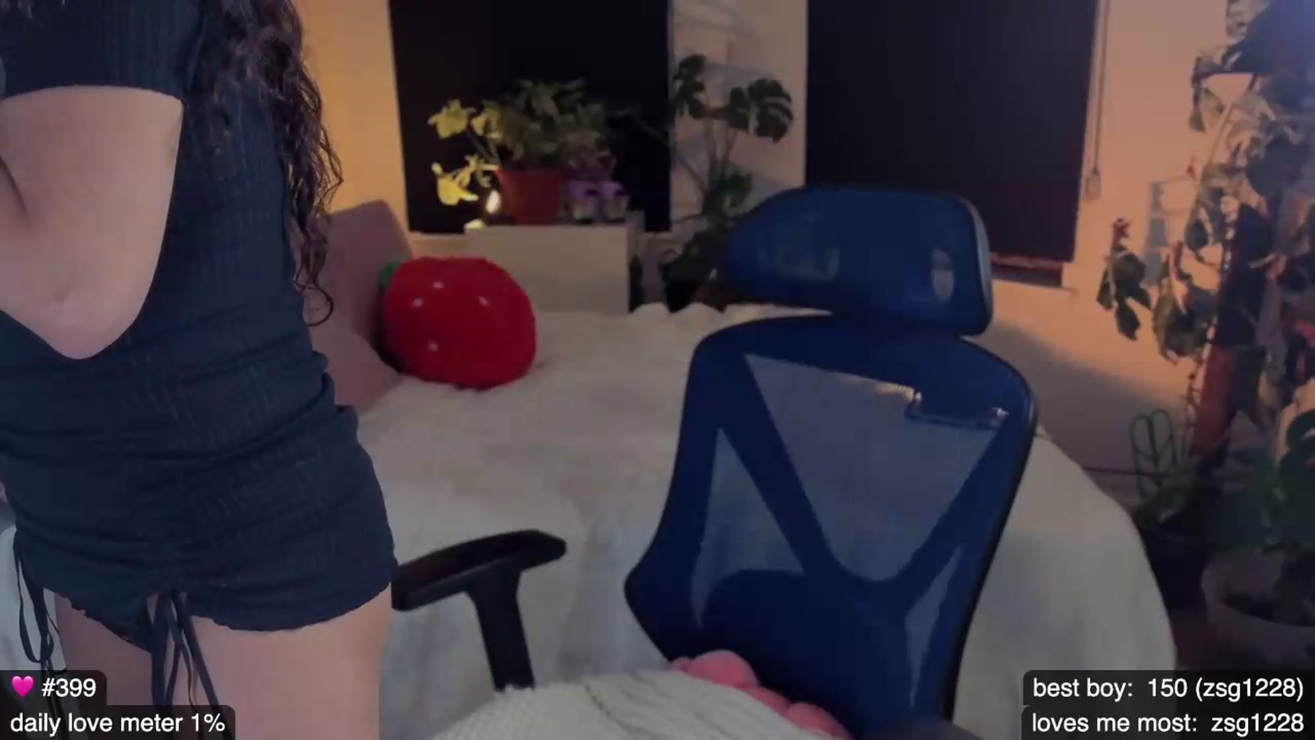 Gallery image thumbnail from e_laine's myfreecams stream on, 07/18/2026, 04:39 image 19 of 20