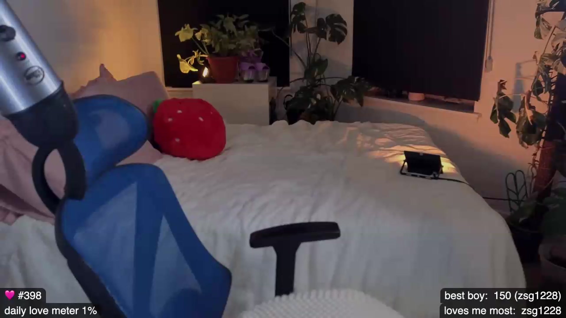 Gallery image thumbnail from e_laine's myfreecams stream on, 07/18/2026, 04:39 image 9 of 20