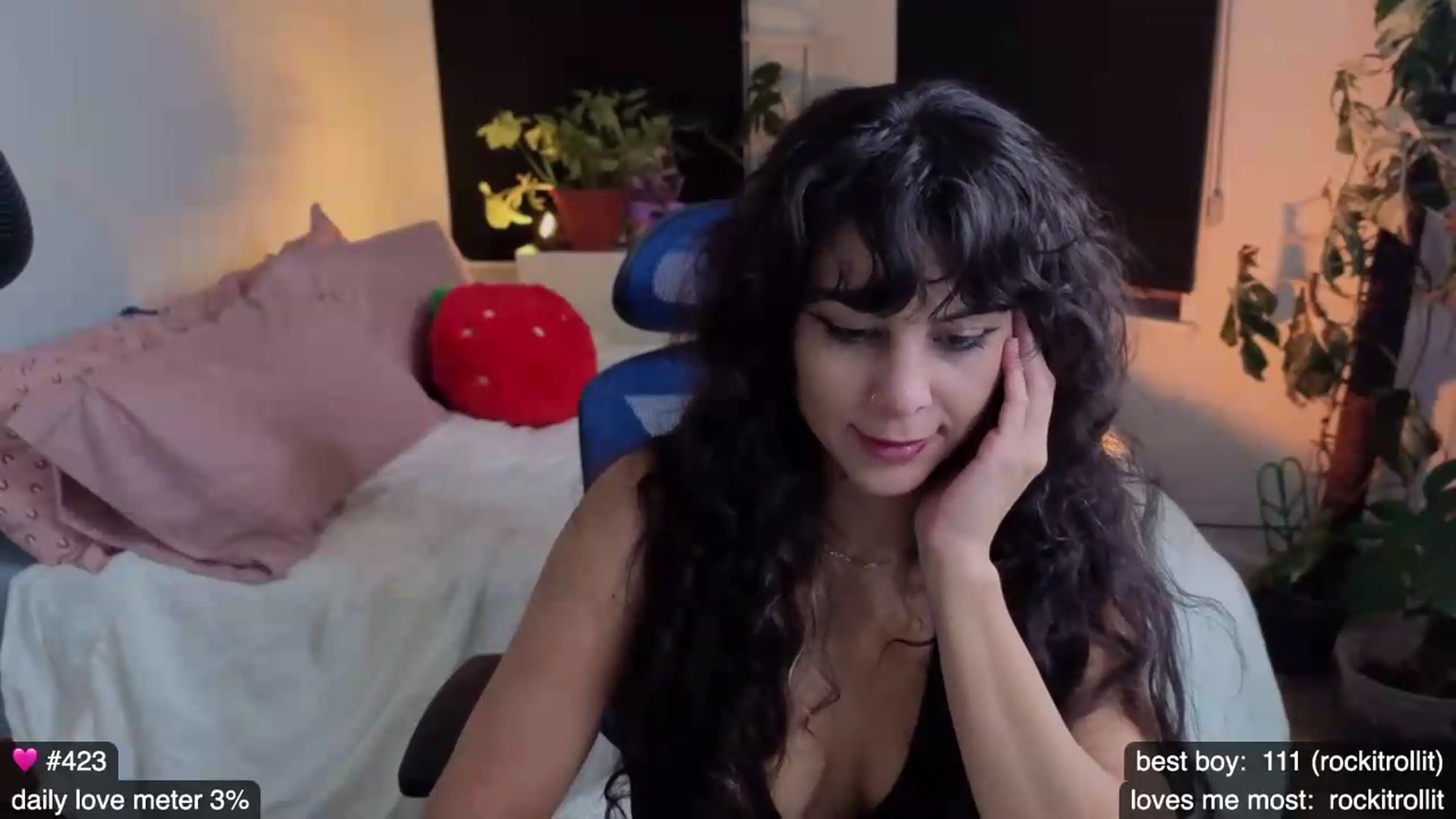 Gallery image thumbnail from e_laine's myfreecams stream on, 07/19/2026, 07:43 image 2 of 20