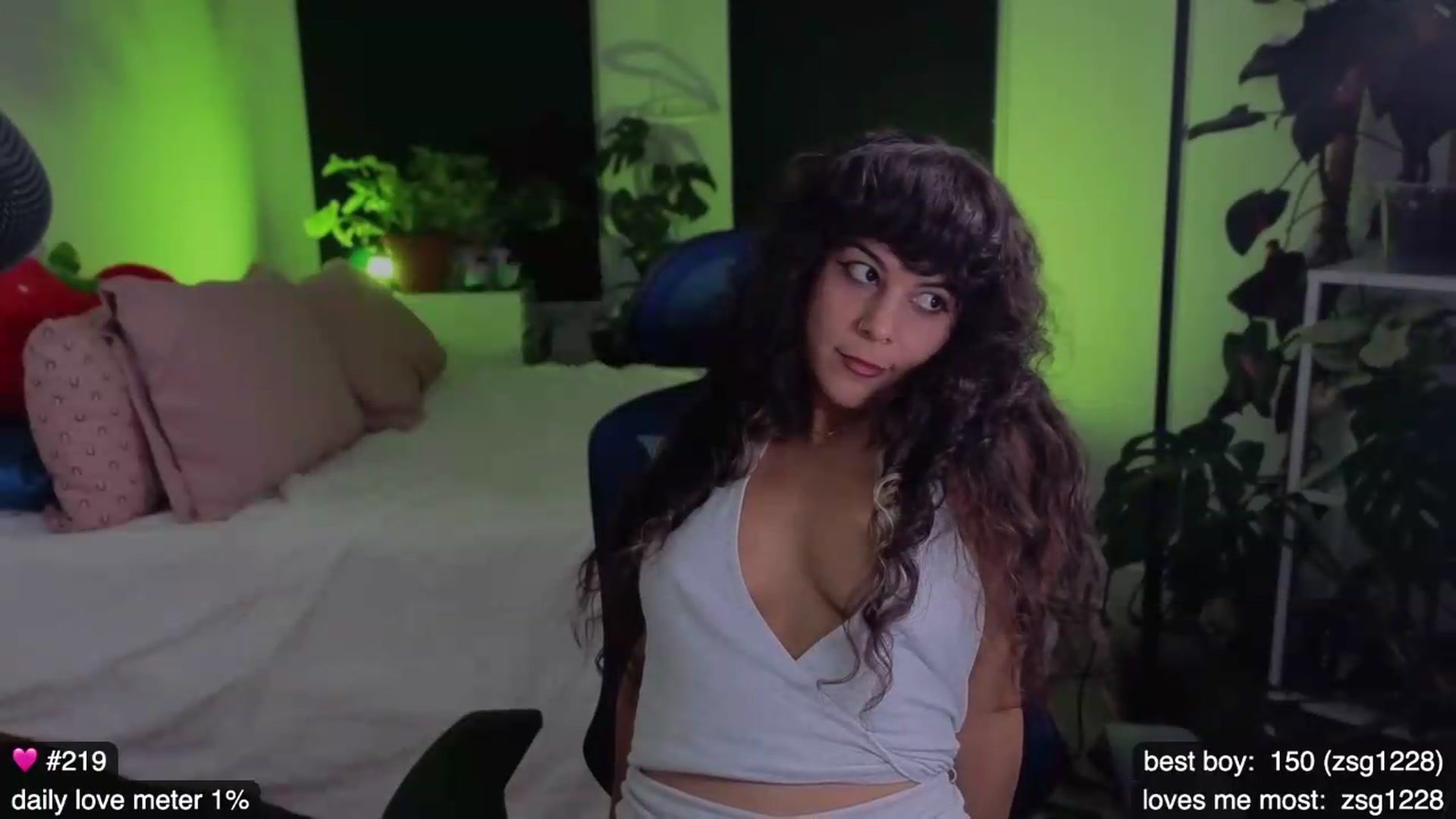 Gallery image thumbnail from e_laine's myfreecams stream on, 08/05/2026, 04:13 image 9 of 20