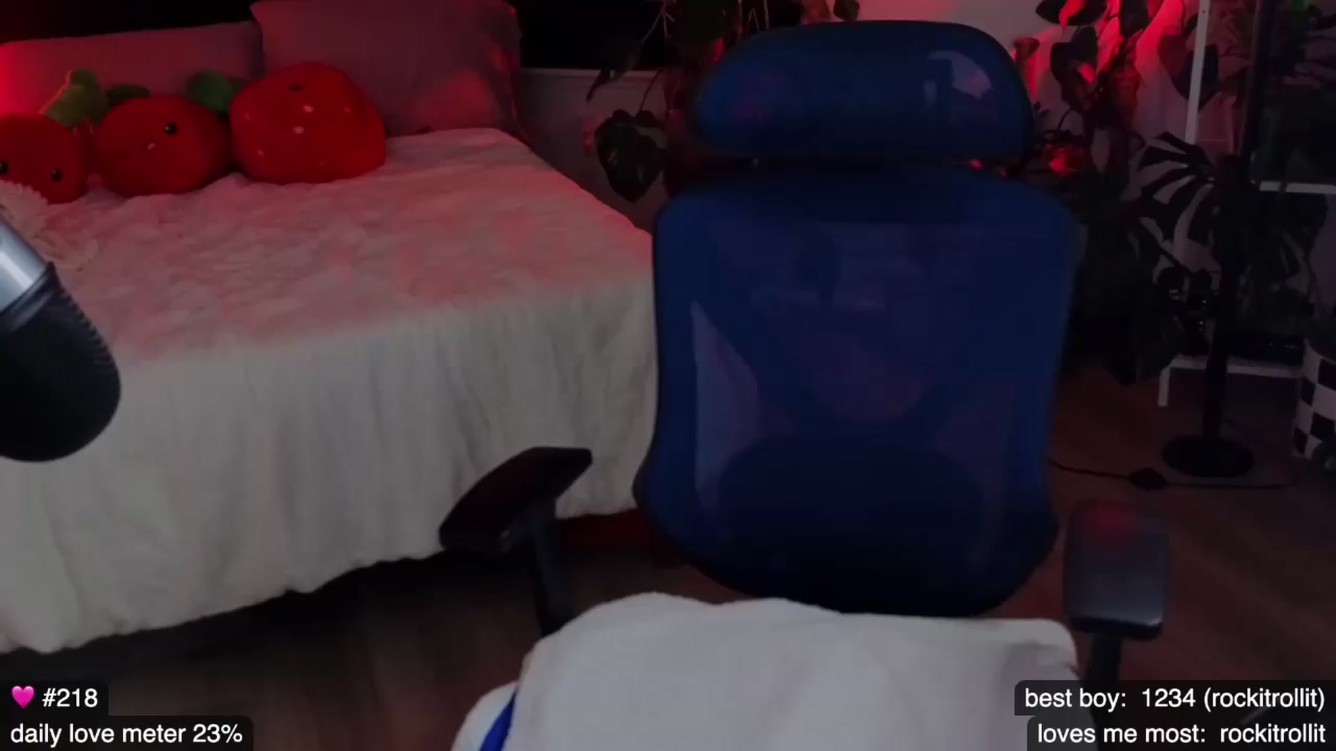 Gallery image thumbnail from e_laine's myfreecams stream on, 08/21/2026, 04:25 image 14 of 20