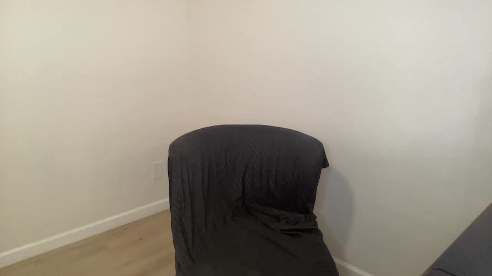 Gallery image thumbnail from ed3nn's myfreecams stream on, 04/18/2023, 24:50 image 1 of 20
