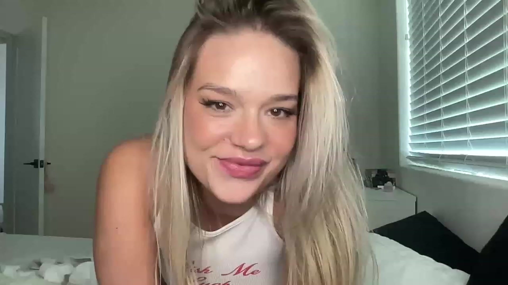 Gallery image thumbnail from ed3nn's myfreecams stream on, 05/31/2023, 01:23 image 5 of 20
