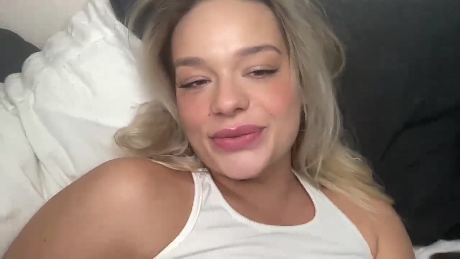 Gallery image thumbnail from ed3nn's myfreecams stream on, 05/31/2023, 01:23 image 14 of 20