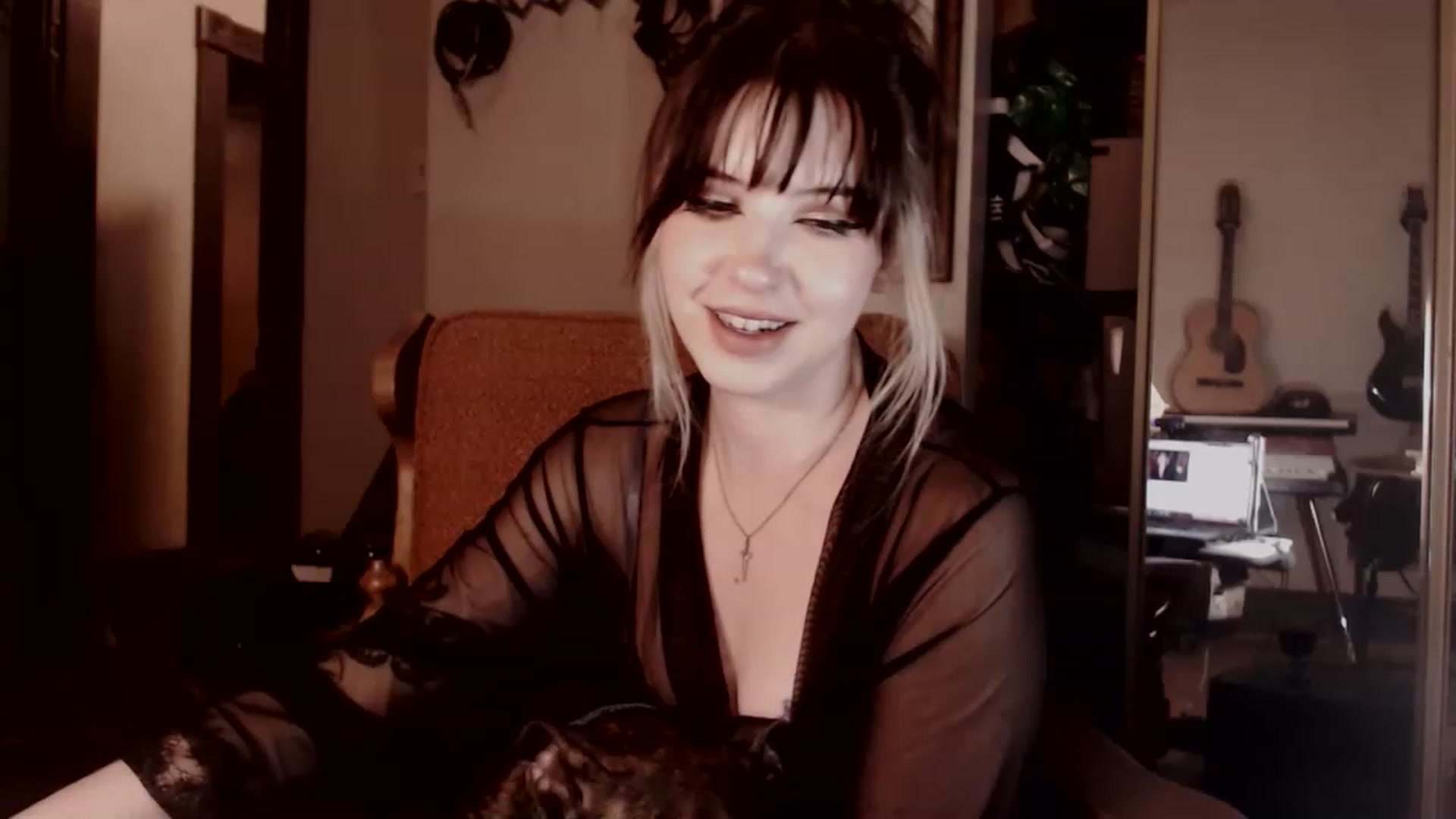 Gallery image thumbnail from effytay's myfreecams stream on, 11/26/2022, 03:59 image 11 of 20